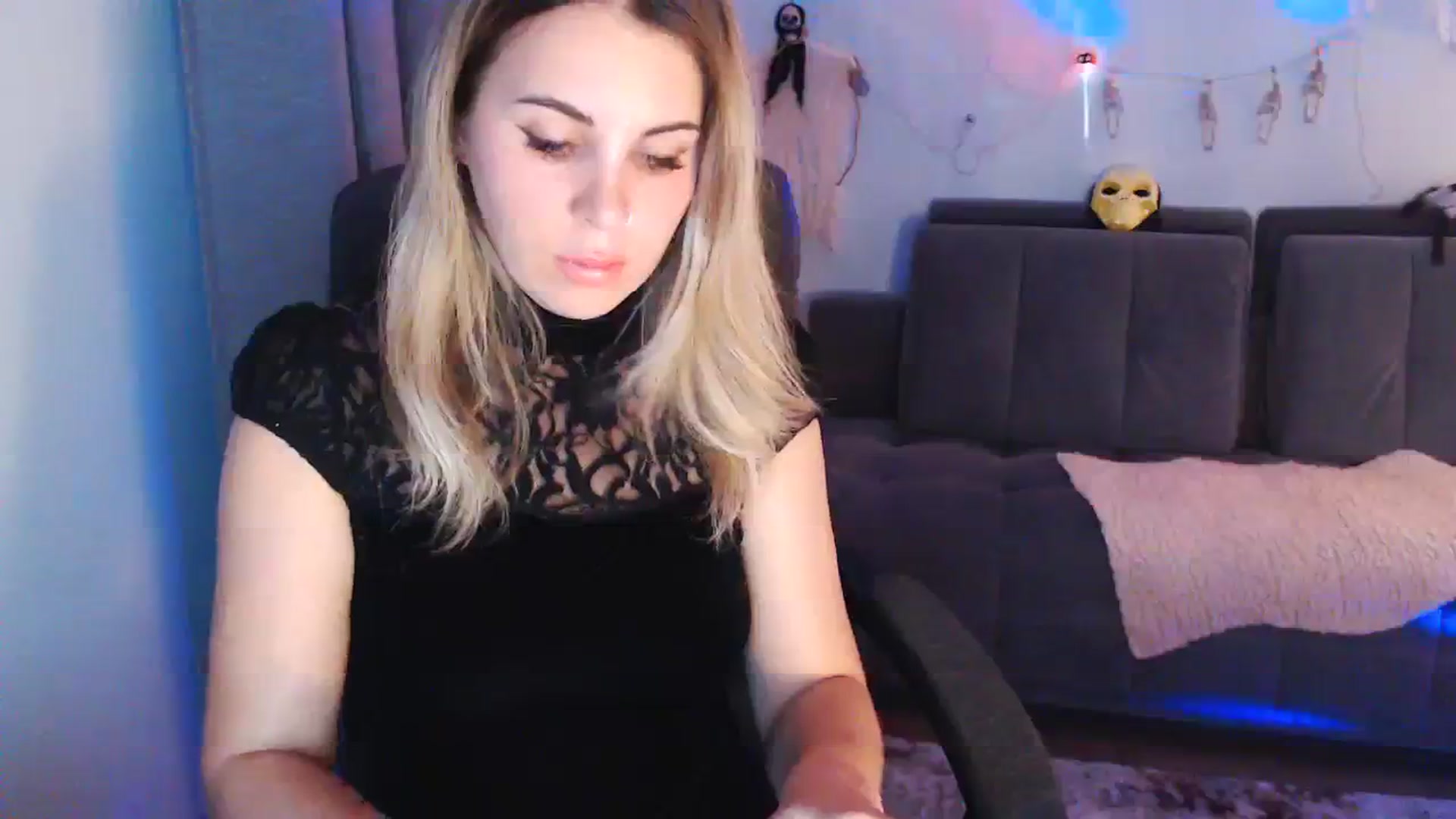 Gallery image thumbnail from Sicille's myfreecams stream on, 10/30/2023, 20:42 image 6 of 20
