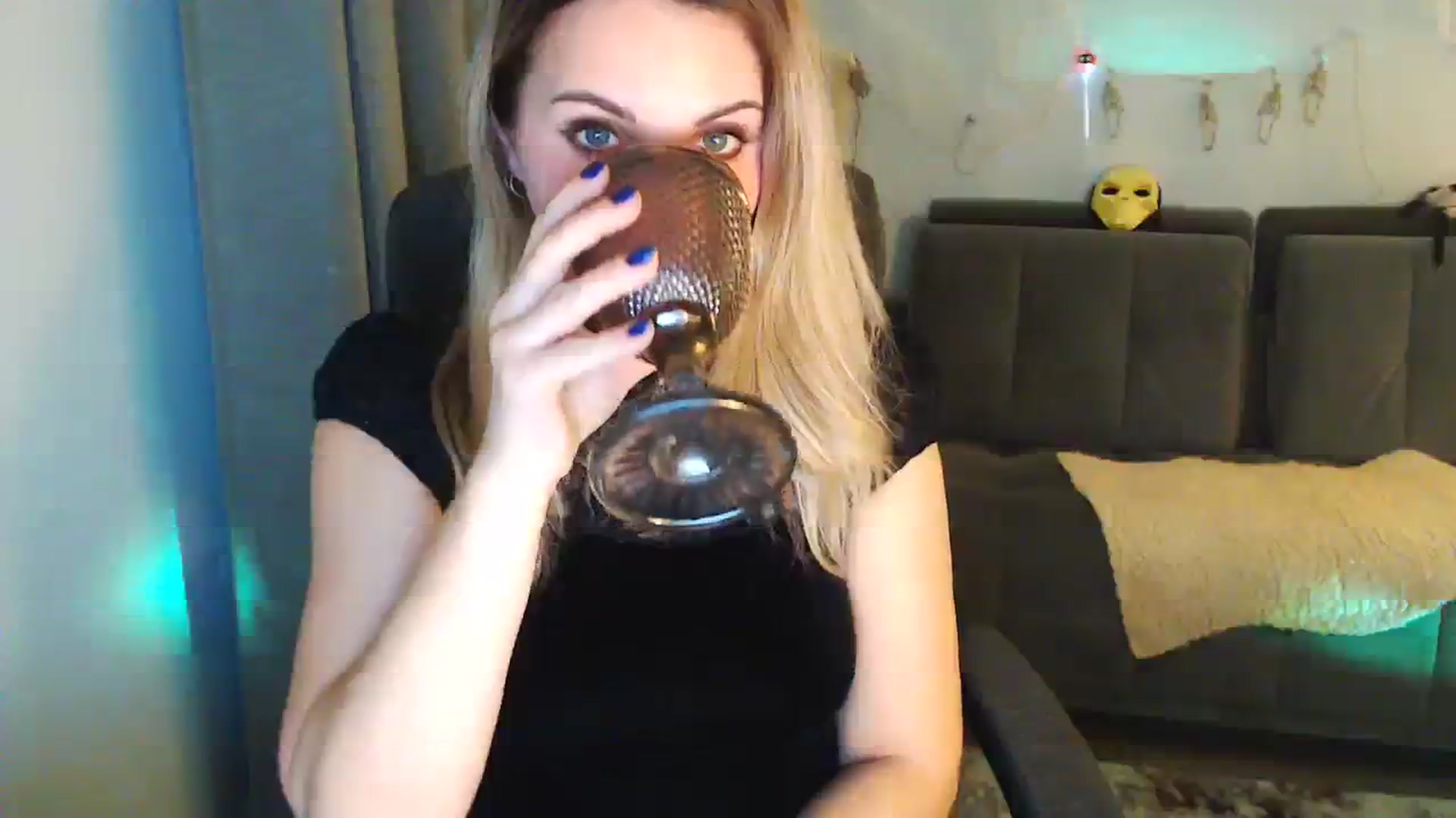 Gallery image thumbnail from Sicille's myfreecams stream on, 10/30/2023, 20:42 image 2 of 20
