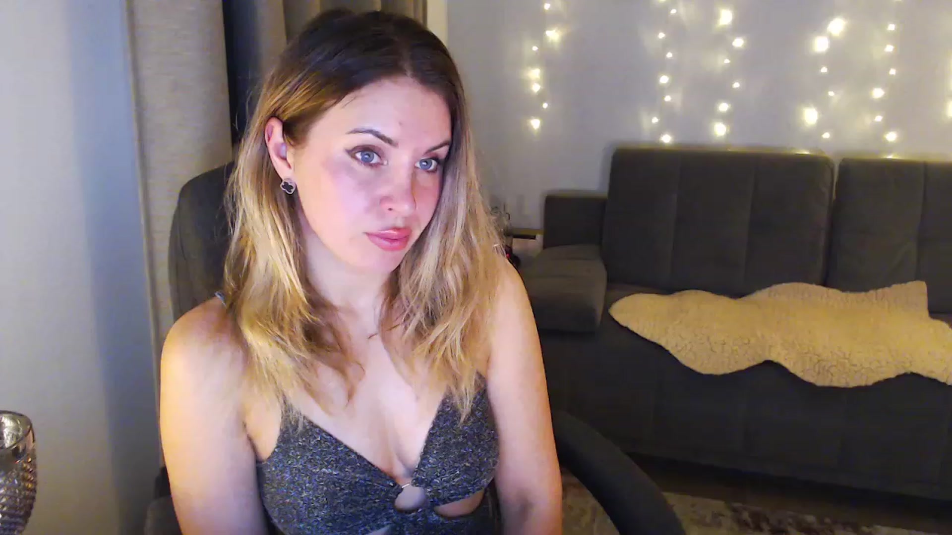 Gallery image thumbnail from Sicille's myfreecams stream on, 12/04/2023, 22:08 image 7 of 20