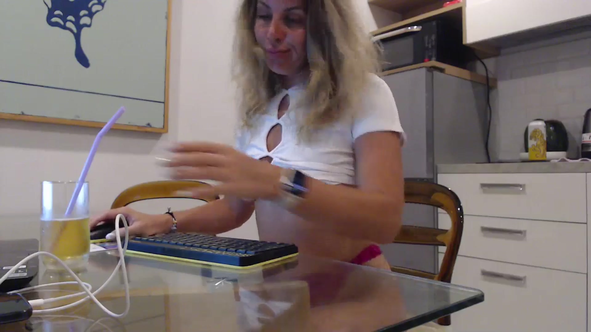 Gallery image thumbnail from Sicille's myfreecams stream on, 01/20/2024, 18:31 image 6 of 20
