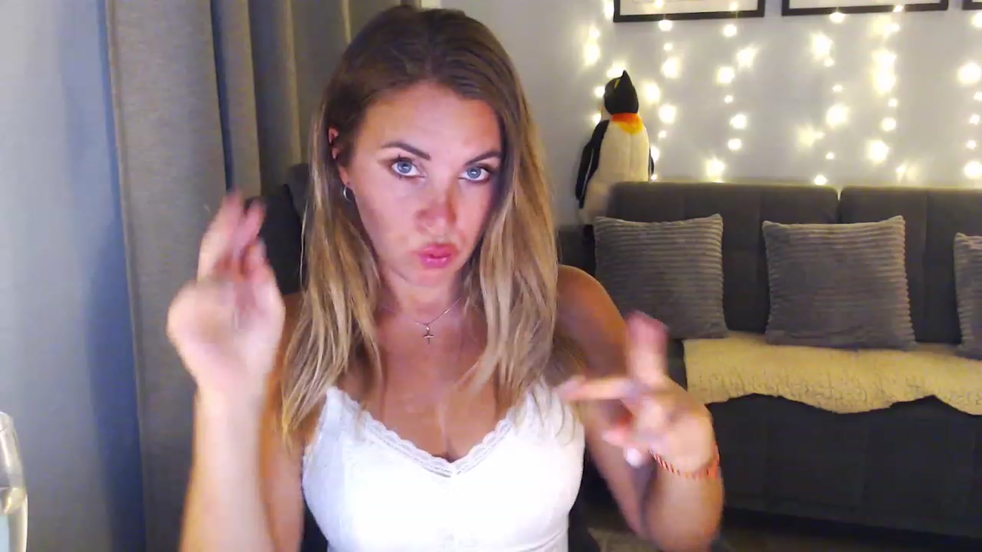 Gallery image thumbnail from Sicille's myfreecams stream on, 02/16/2024, 19:53 image 16 of 20