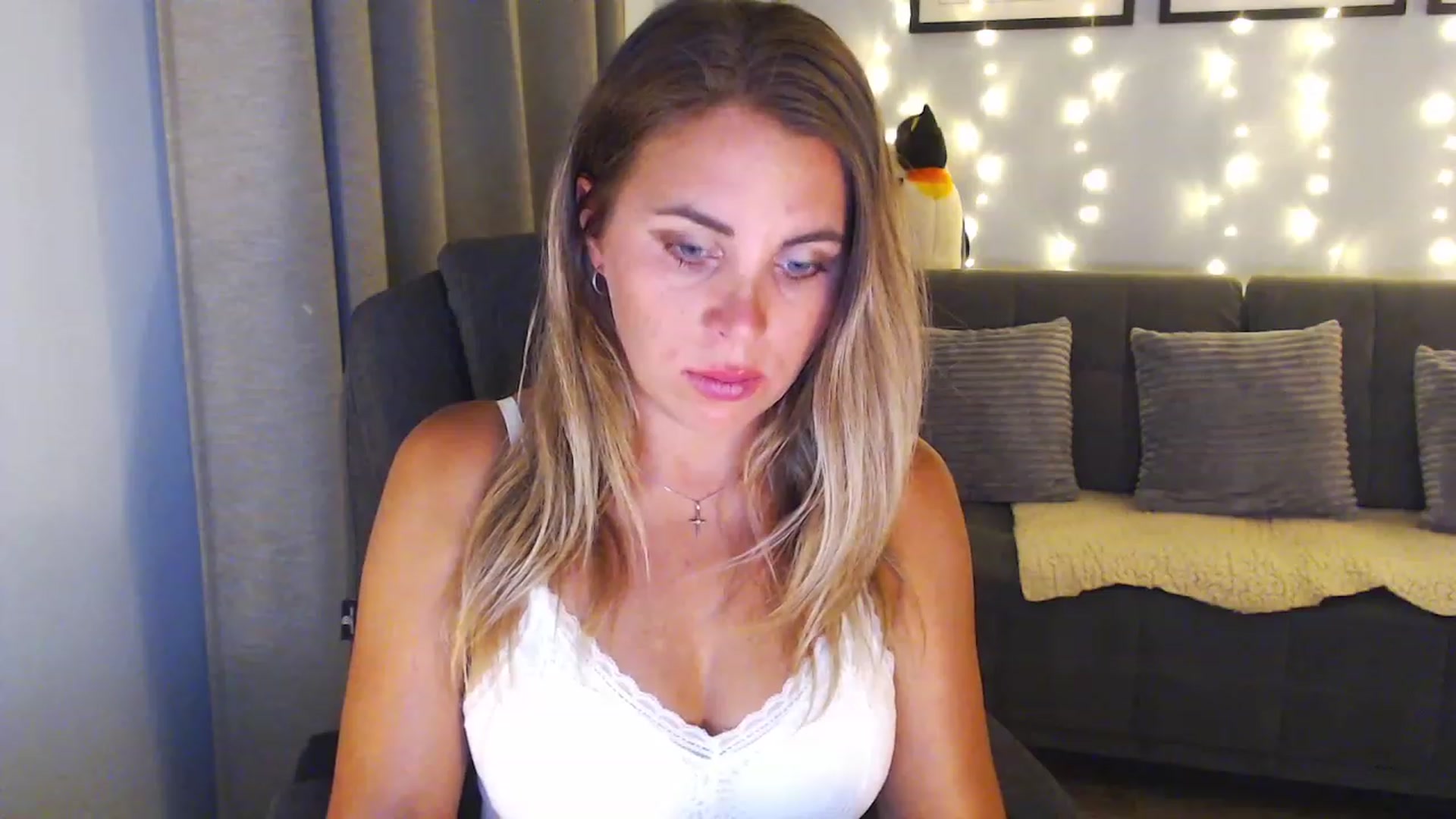 Gallery image thumbnail from Sicille's myfreecams stream on, 02/16/2024, 19:53 image 20 of 20