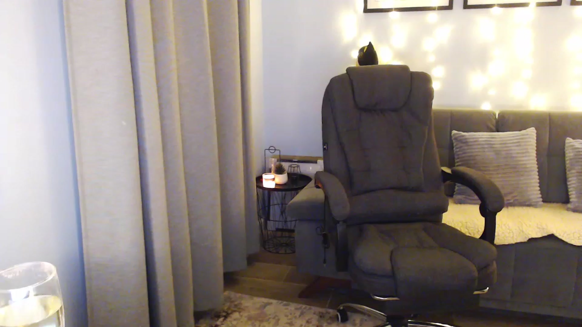 Gallery image thumbnail from Sicille's myfreecams stream on, 02/16/2024, 19:53 image 10 of 20