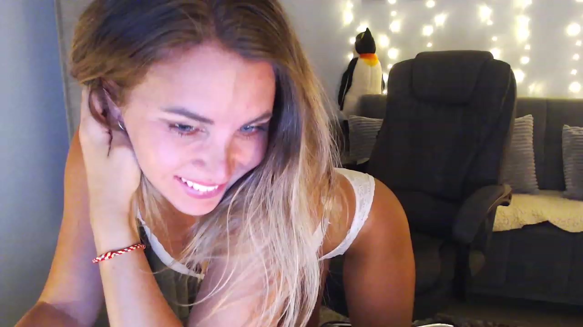 Gallery image thumbnail from Sicille's myfreecams stream on, 02/16/2024, 19:53 image 2 of 20