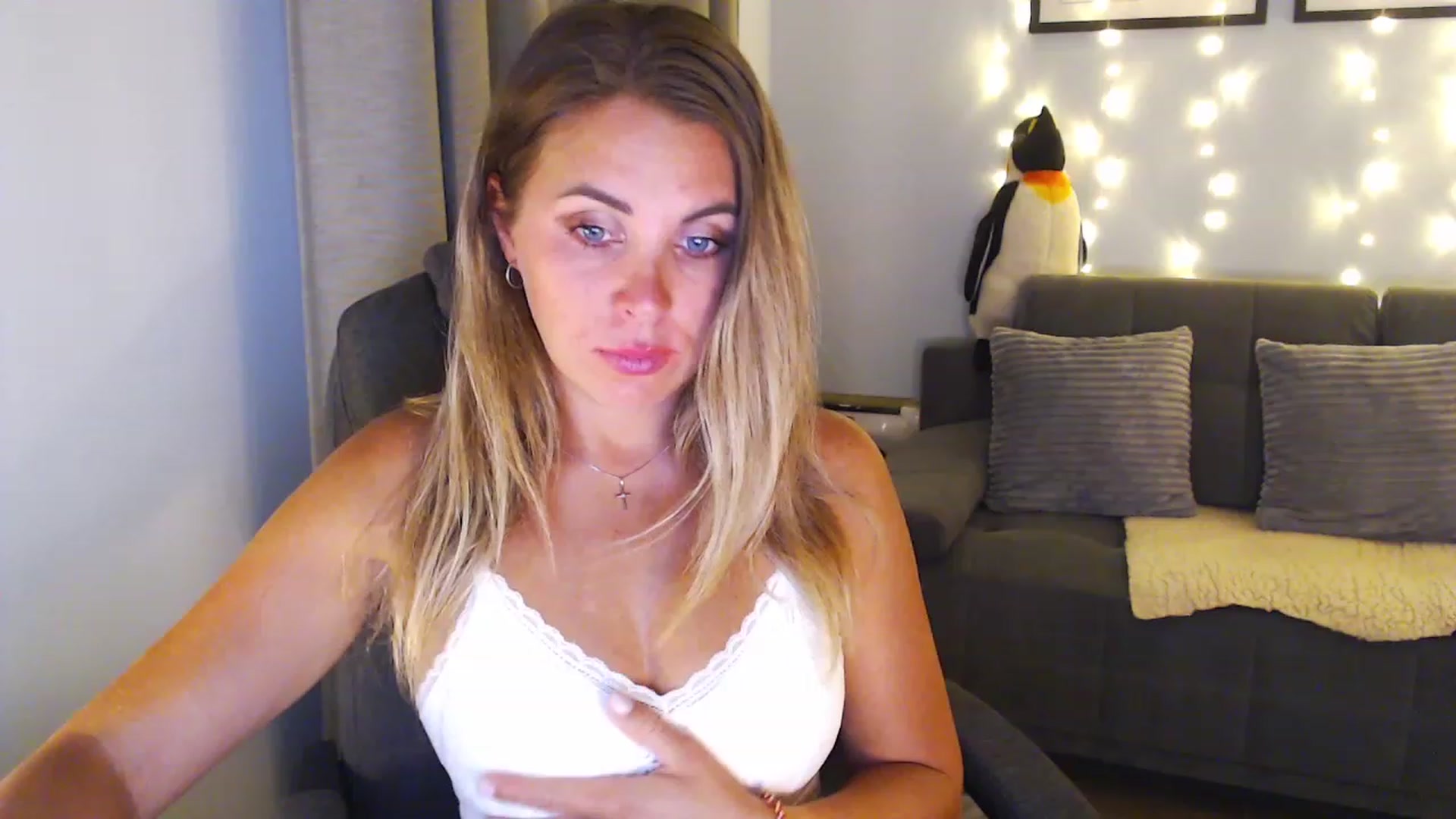 Gallery image thumbnail from Sicille's myfreecams stream on, 02/16/2024, 20:24 image 3 of 20