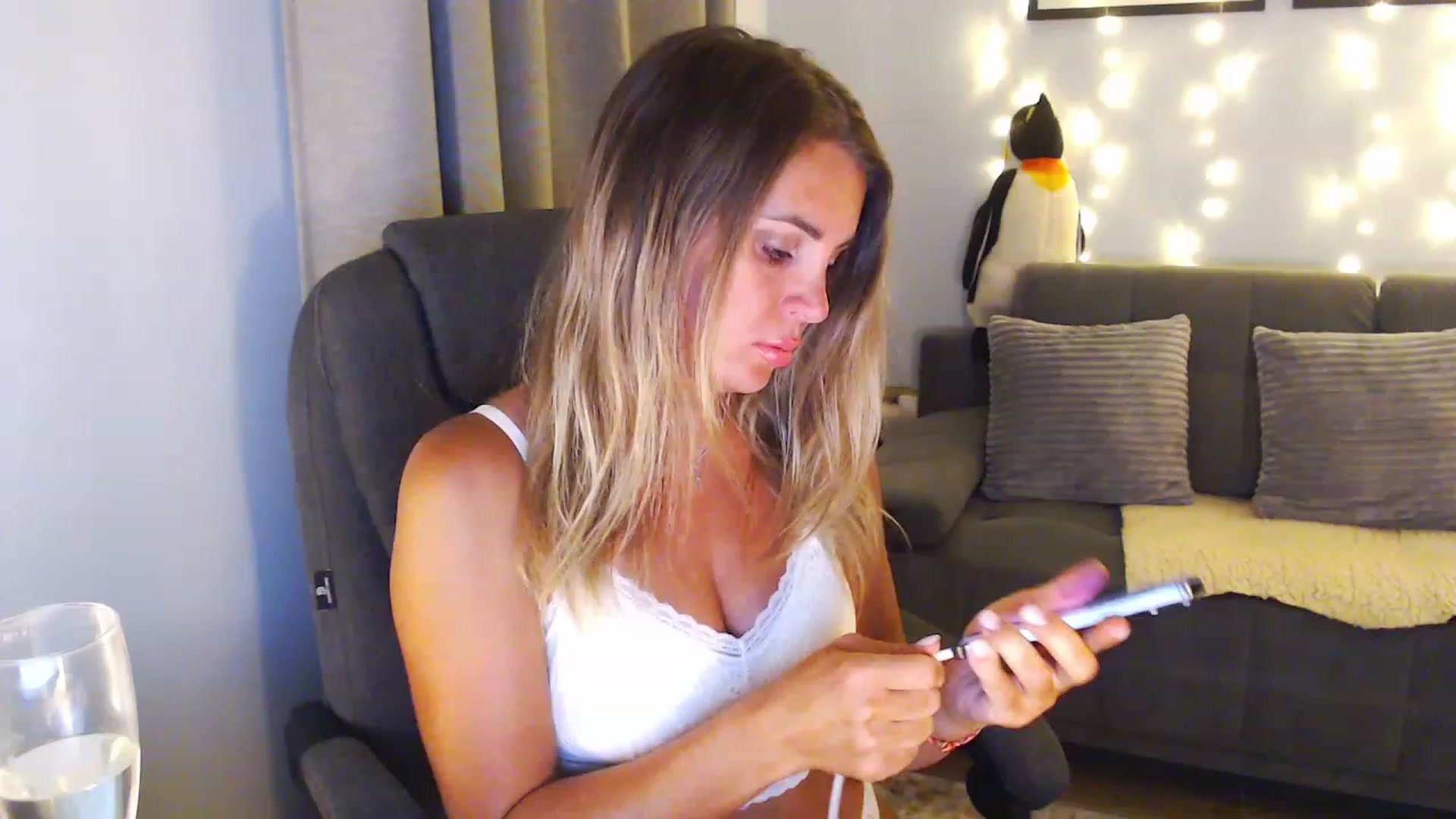 Gallery image thumbnail from Sicille's myfreecams stream on, 02/16/2024, 20:24 image 19 of 20