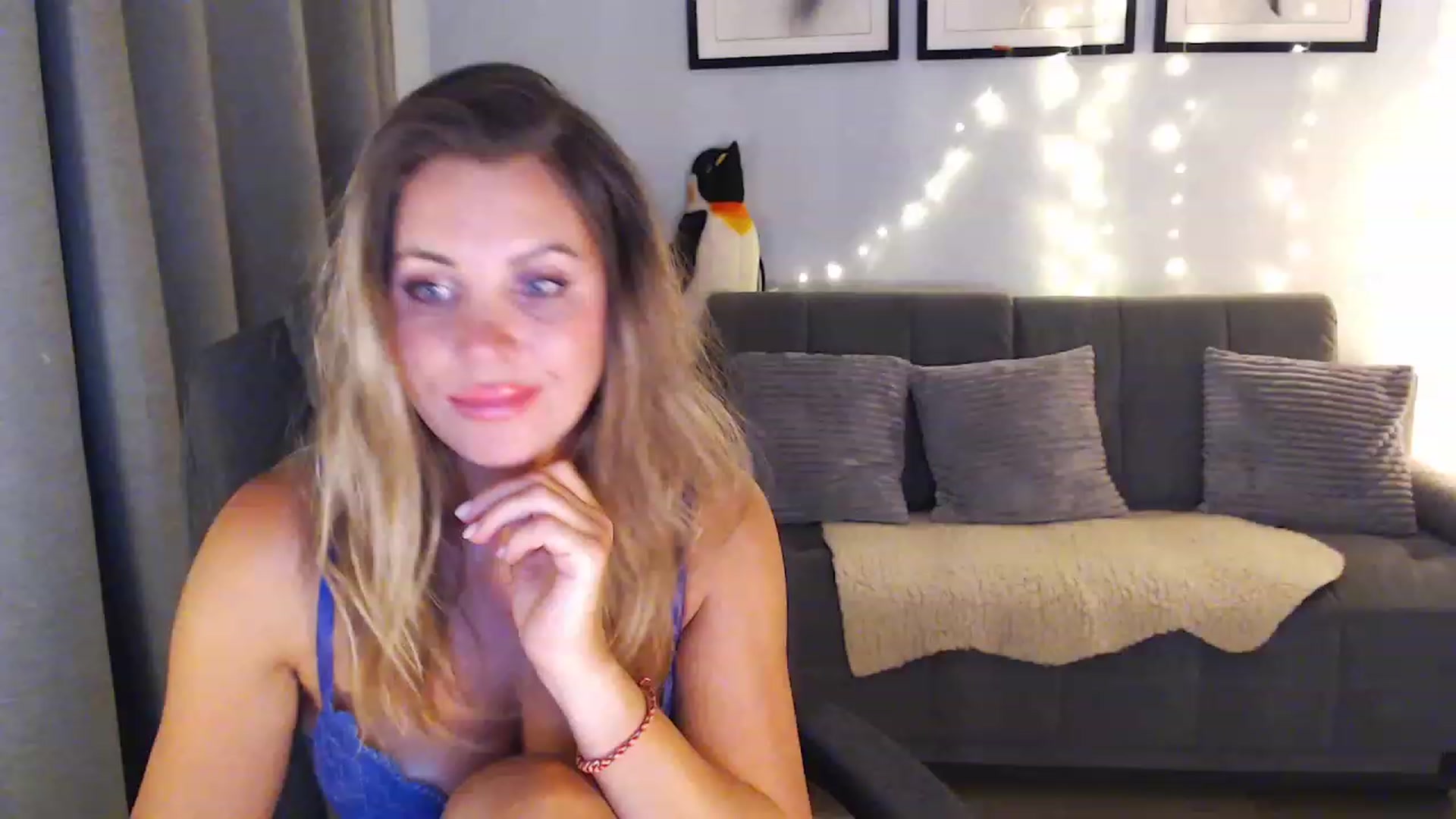 Gallery image thumbnail from Sicille's myfreecams stream on, 02/20/2024, 21:37 image 13 of 20