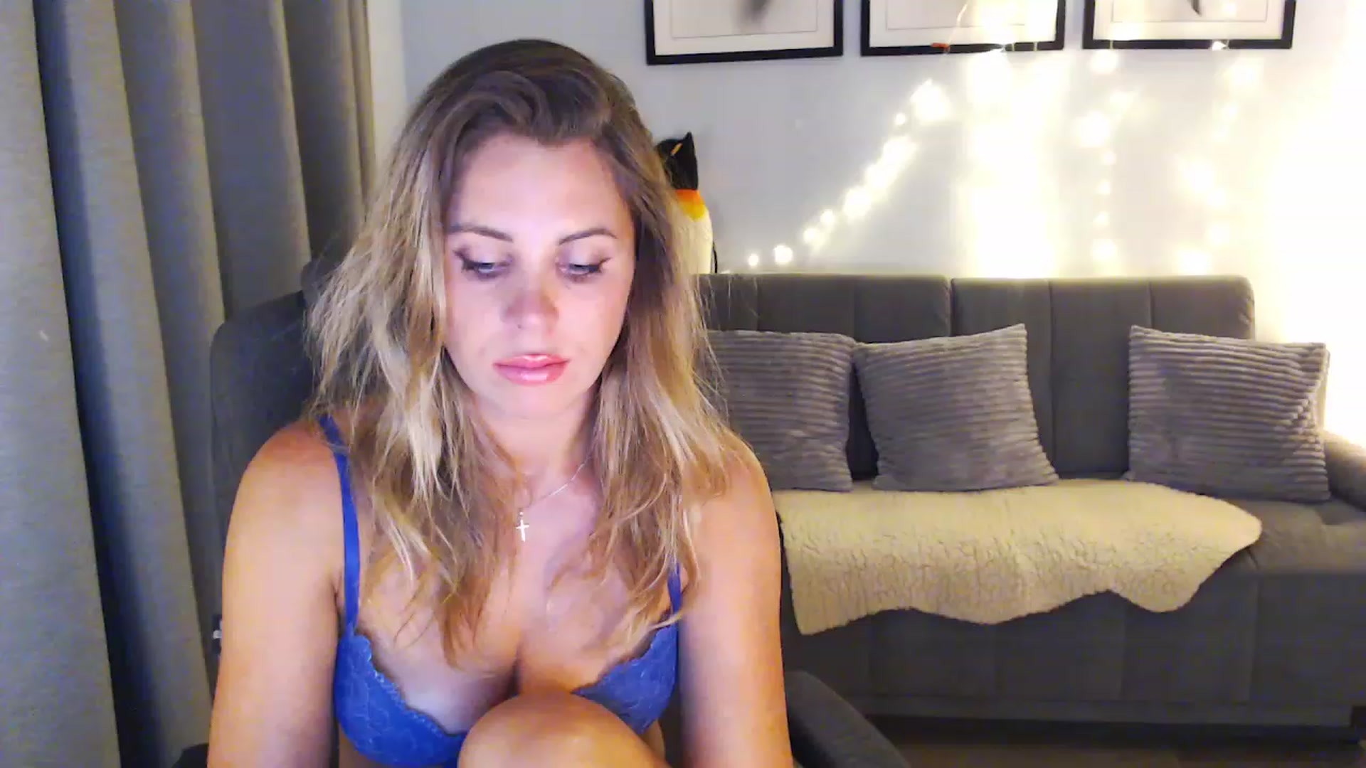 Gallery image thumbnail from Sicille's myfreecams stream on, 02/20/2024, 21:37 image 10 of 20