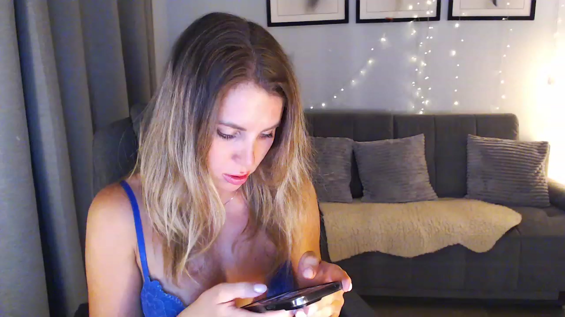 Gallery image thumbnail from Sicille's myfreecams stream on, 02/20/2024, 21:37 image 8 of 20