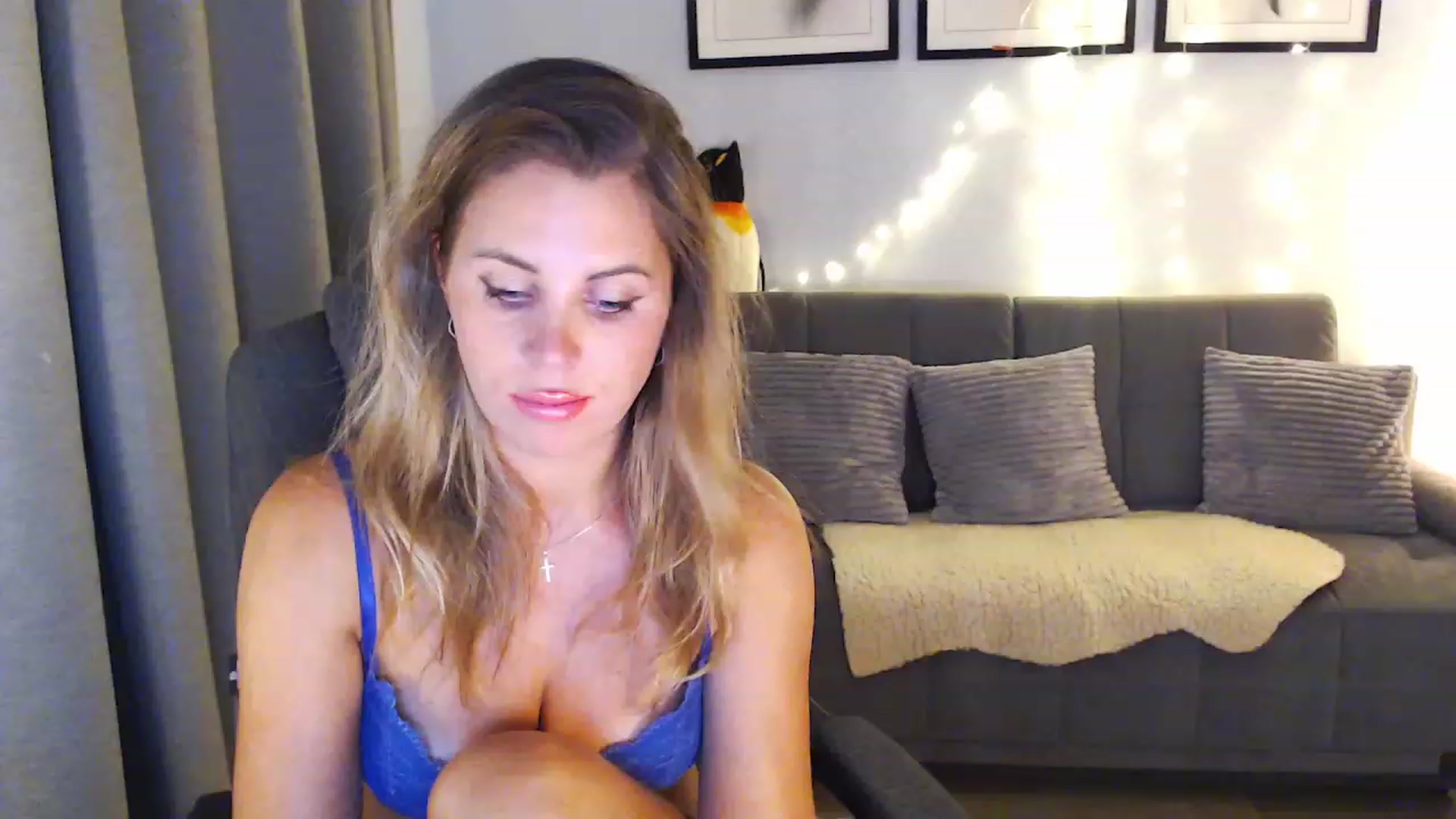 Gallery image thumbnail from Sicille's myfreecams stream on, 02/20/2024, 21:37 image 11 of 20