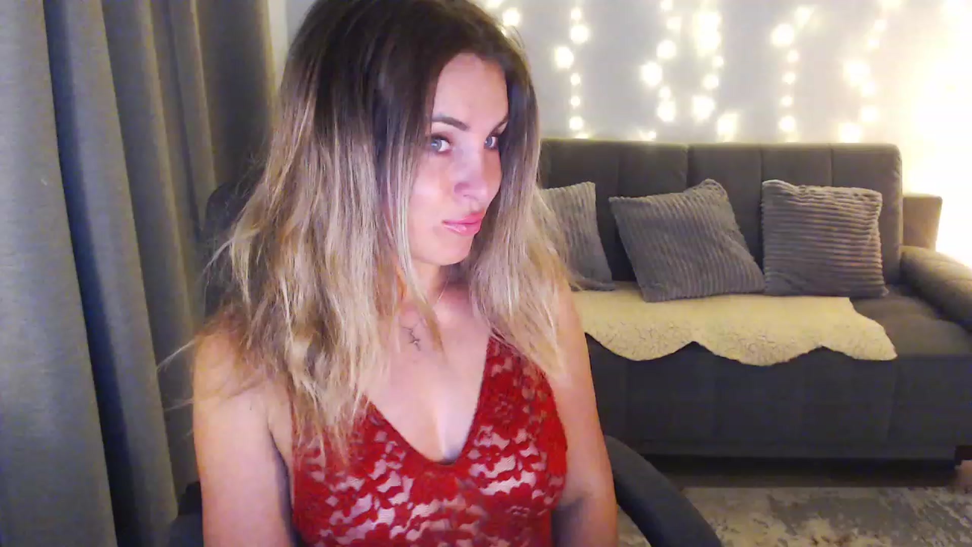 Gallery image thumbnail from Sicille's myfreecams stream on, 03/03/2024, 20:31 image 8 of 20