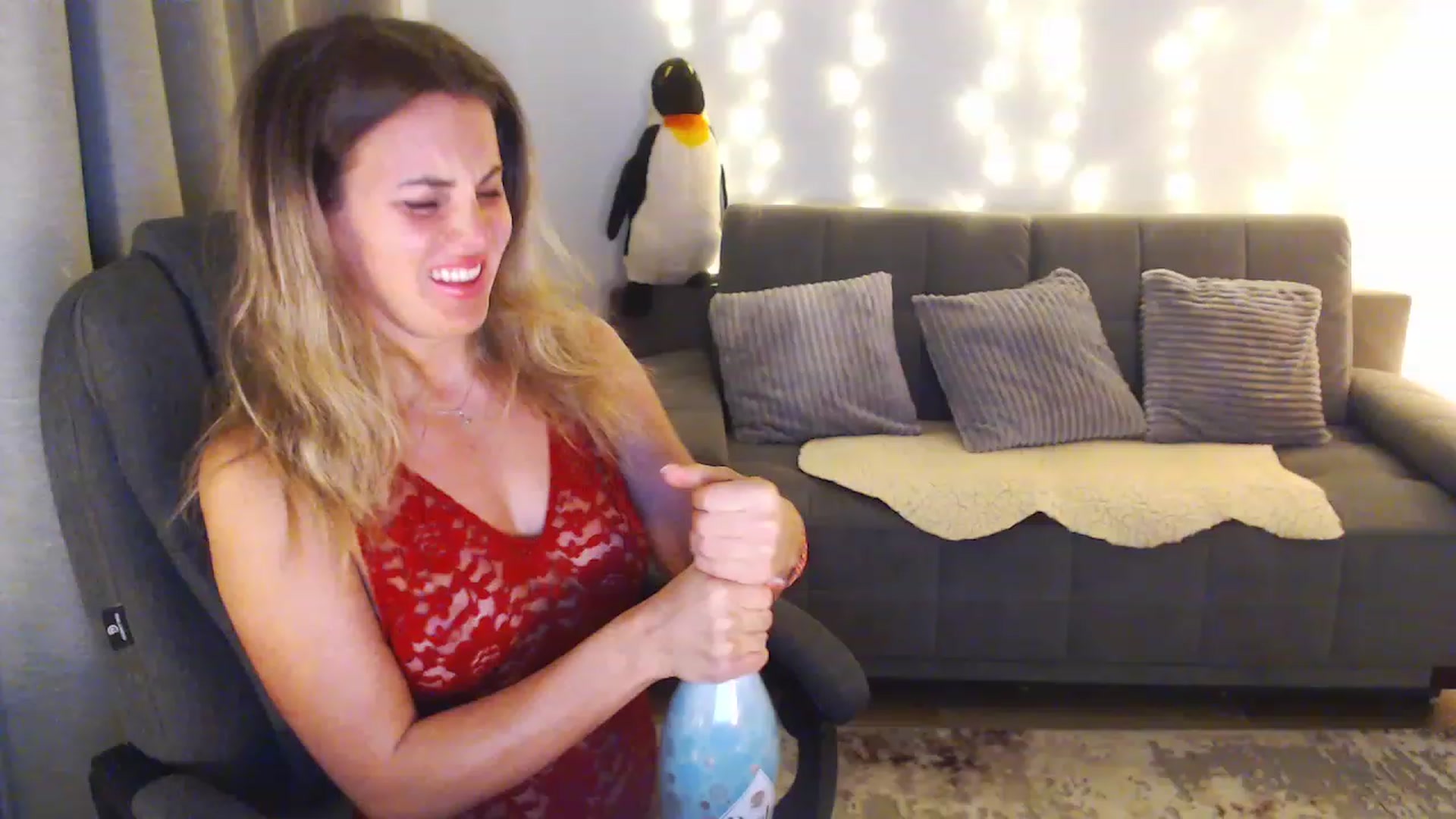Gallery image thumbnail from Sicille's myfreecams stream on, 03/03/2024, 20:31 image 4 of 20