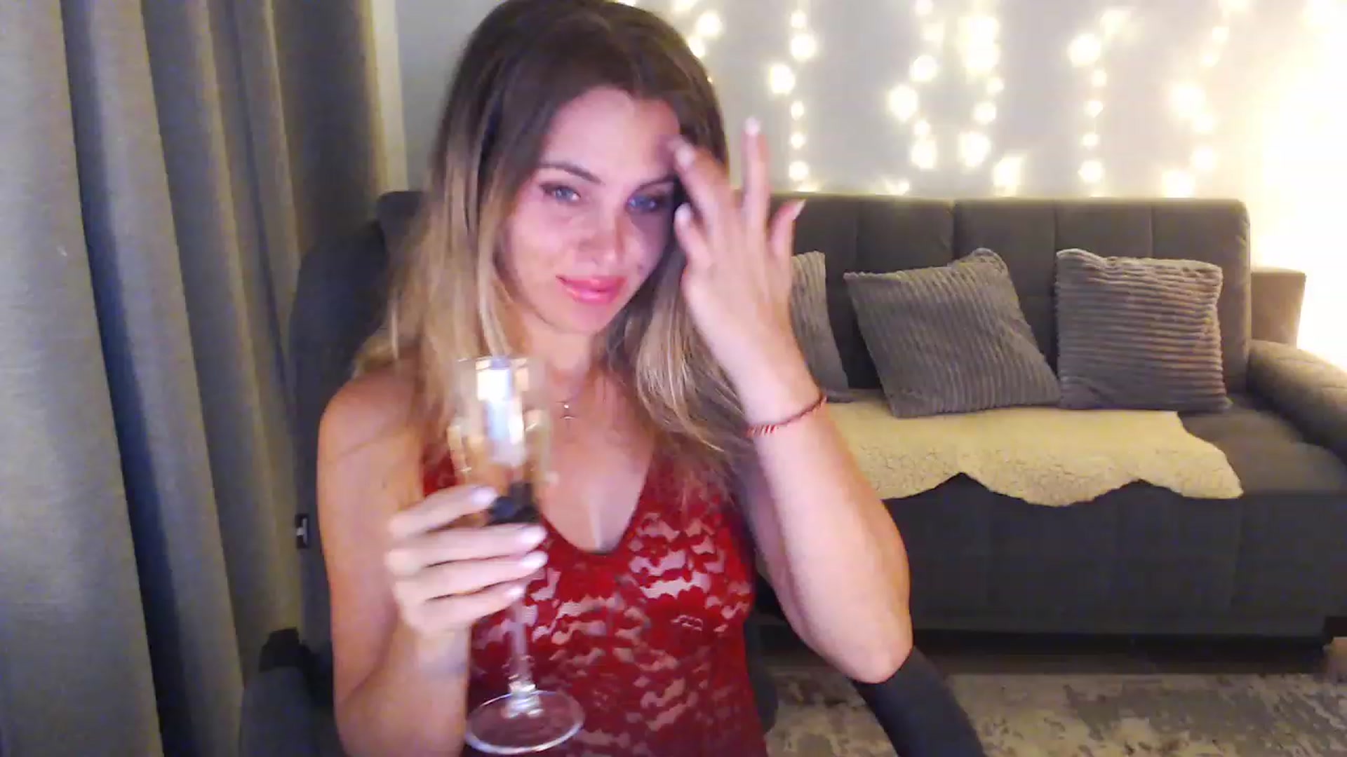 Gallery image thumbnail from Sicille's myfreecams stream on, 03/03/2024, 20:31 image 5 of 20
