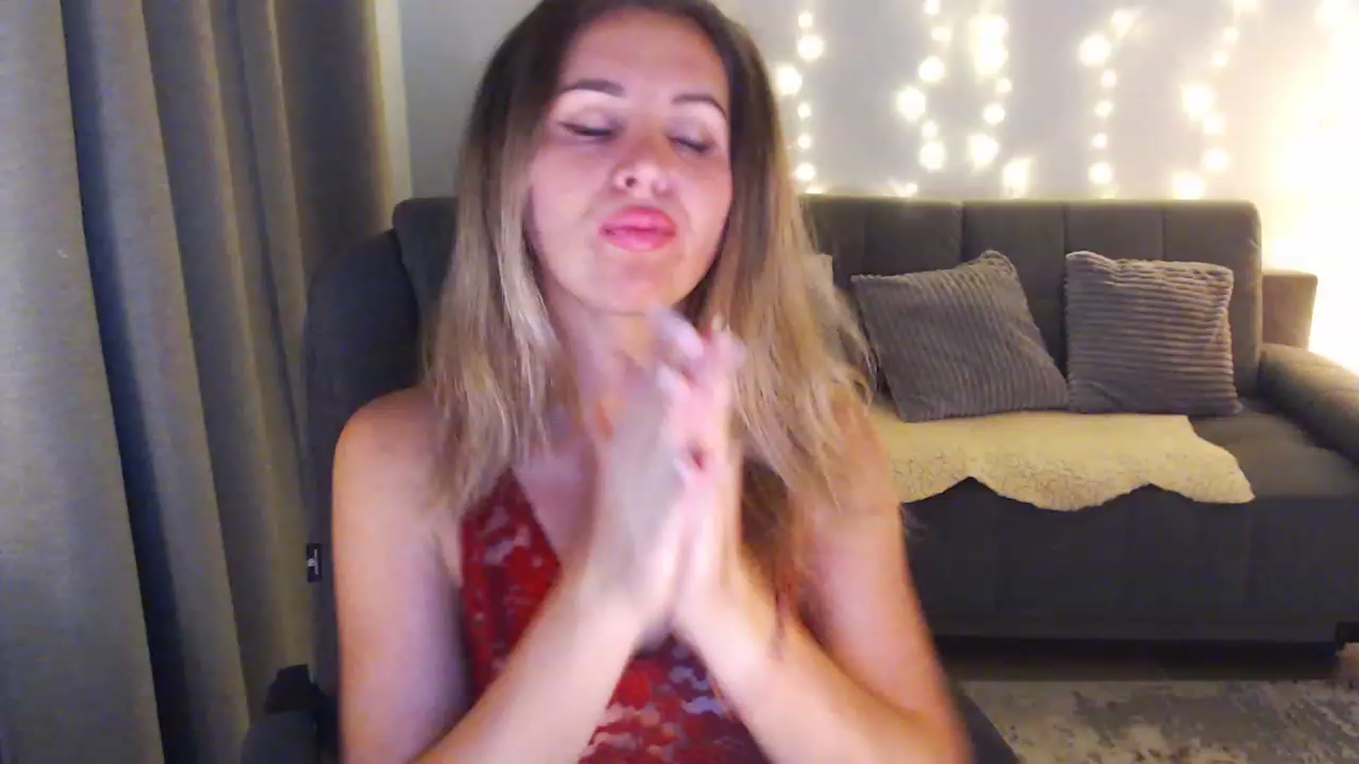Gallery image thumbnail from Sicille's myfreecams stream on, 03/03/2024, 20:31 image 6 of 20