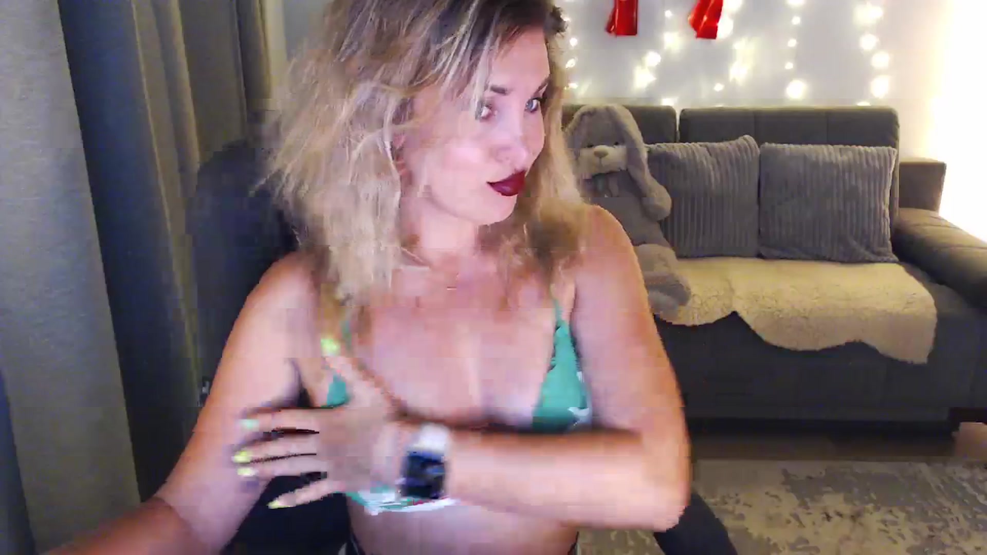Gallery image thumbnail from Sicille's myfreecams stream on, 08/31/2024, 17:51 image 16 of 20