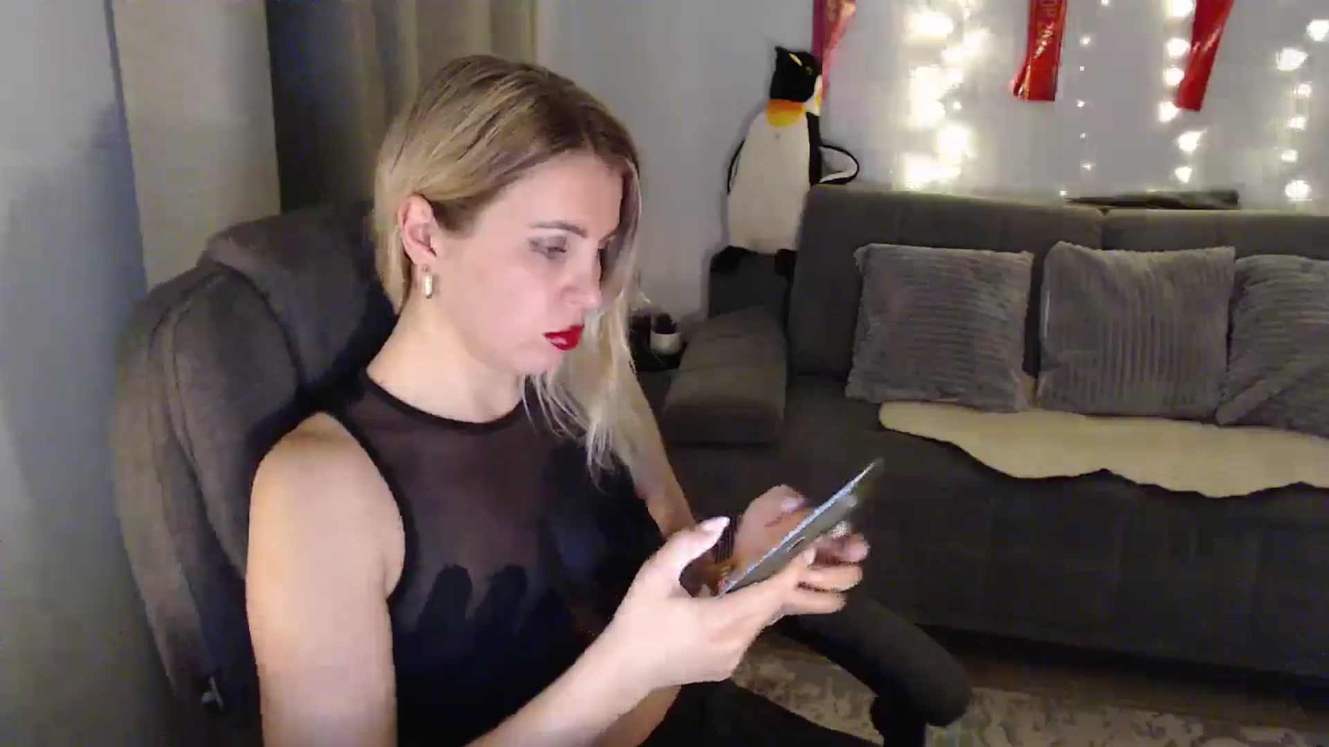 Gallery image thumbnail from Sicille's myfreecams stream on, 11/15/2024, 22:06 image 16 of 20