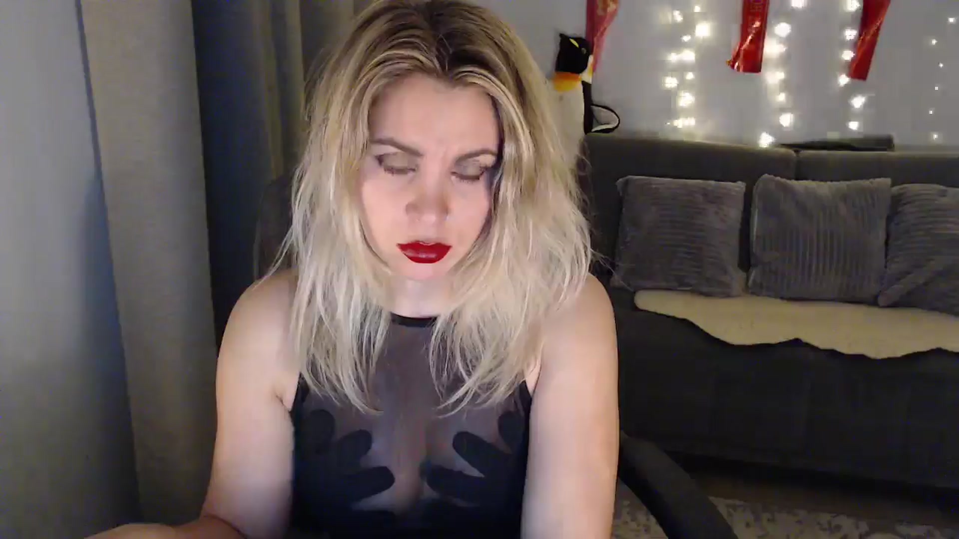 Gallery image thumbnail from Sicille's myfreecams stream on, 11/15/2024, 22:06 image 18 of 20