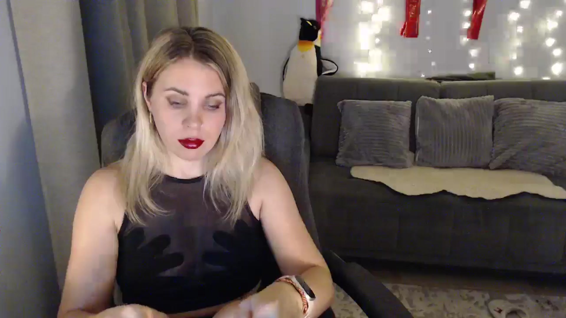 Gallery image thumbnail from Sicille's myfreecams stream on, 11/15/2024, 22:06 image 5 of 20