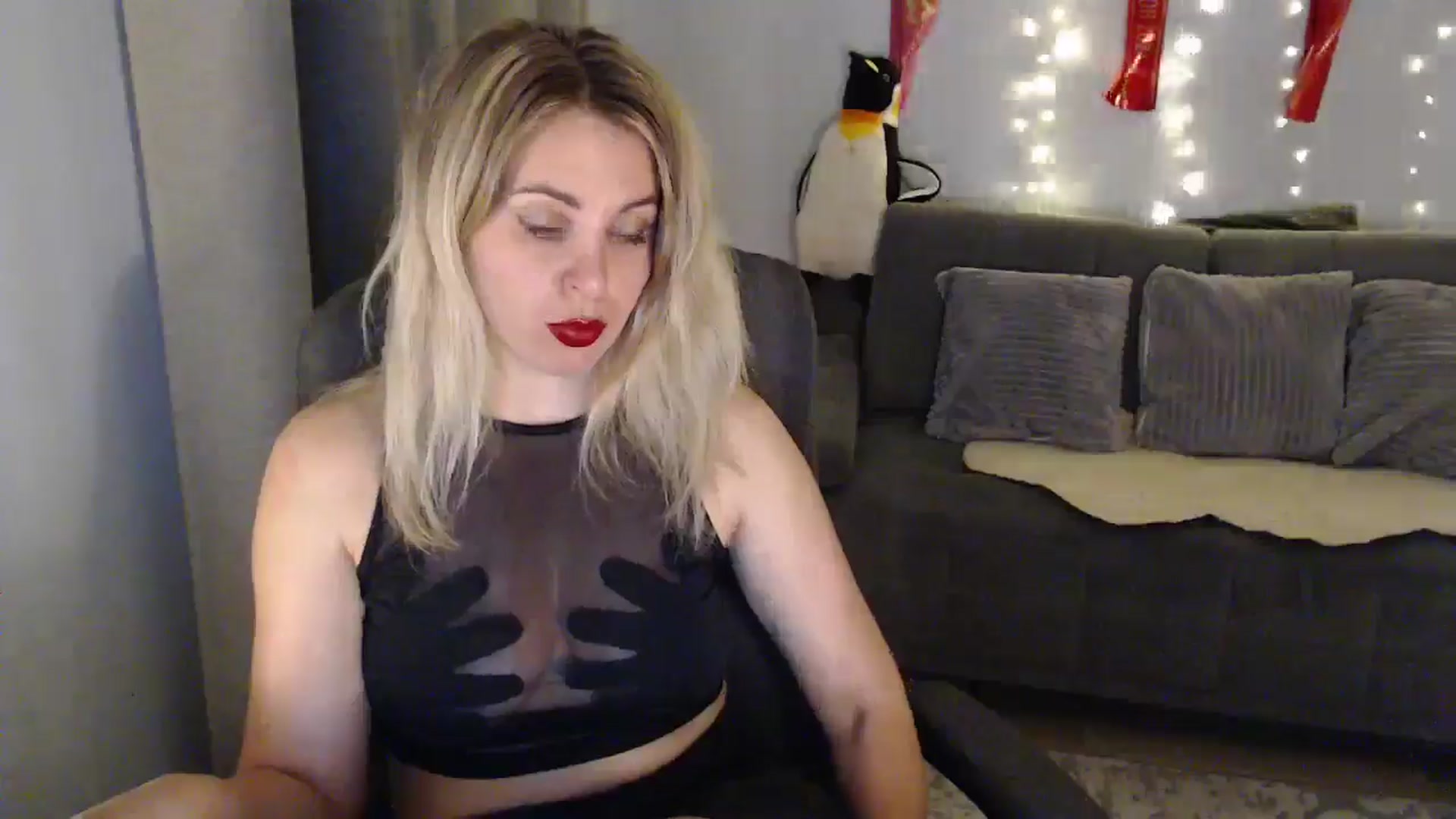 Gallery image thumbnail from Sicille's myfreecams stream on, 11/15/2024, 22:06 image 7 of 20