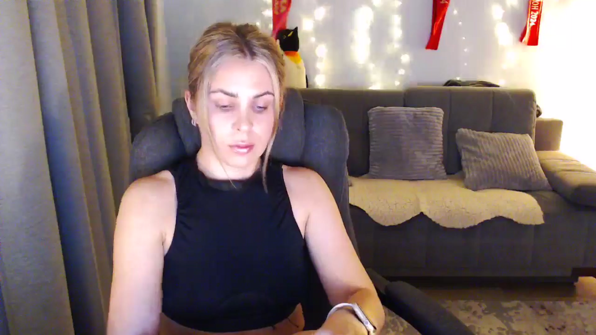 Gallery image thumbnail from Sicille's myfreecams stream on, 04/20/2025, 21:10 image 20 of 20