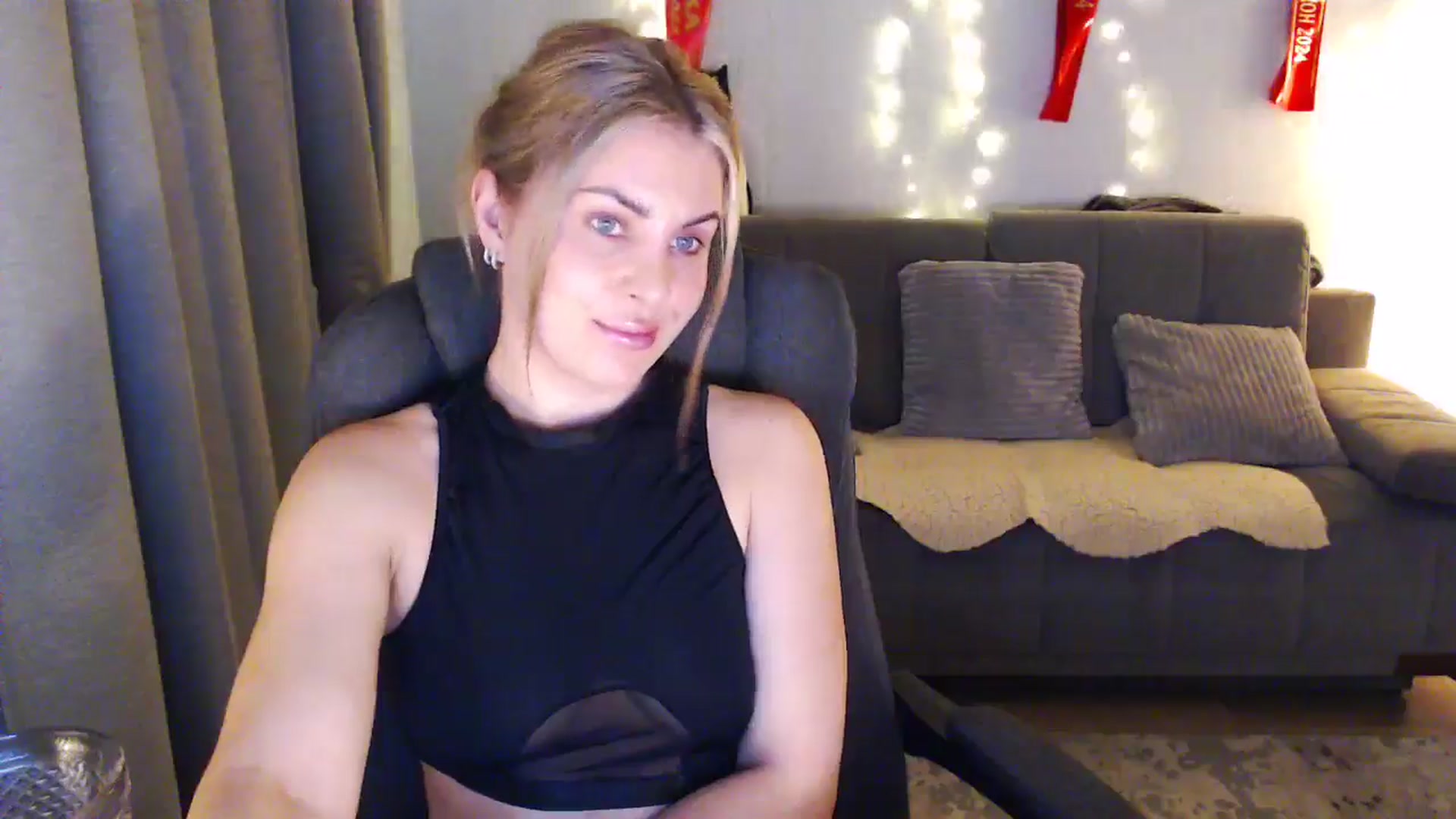 Gallery image thumbnail from Sicille's myfreecams stream on, 04/20/2025, 21:10 image 13 of 20
