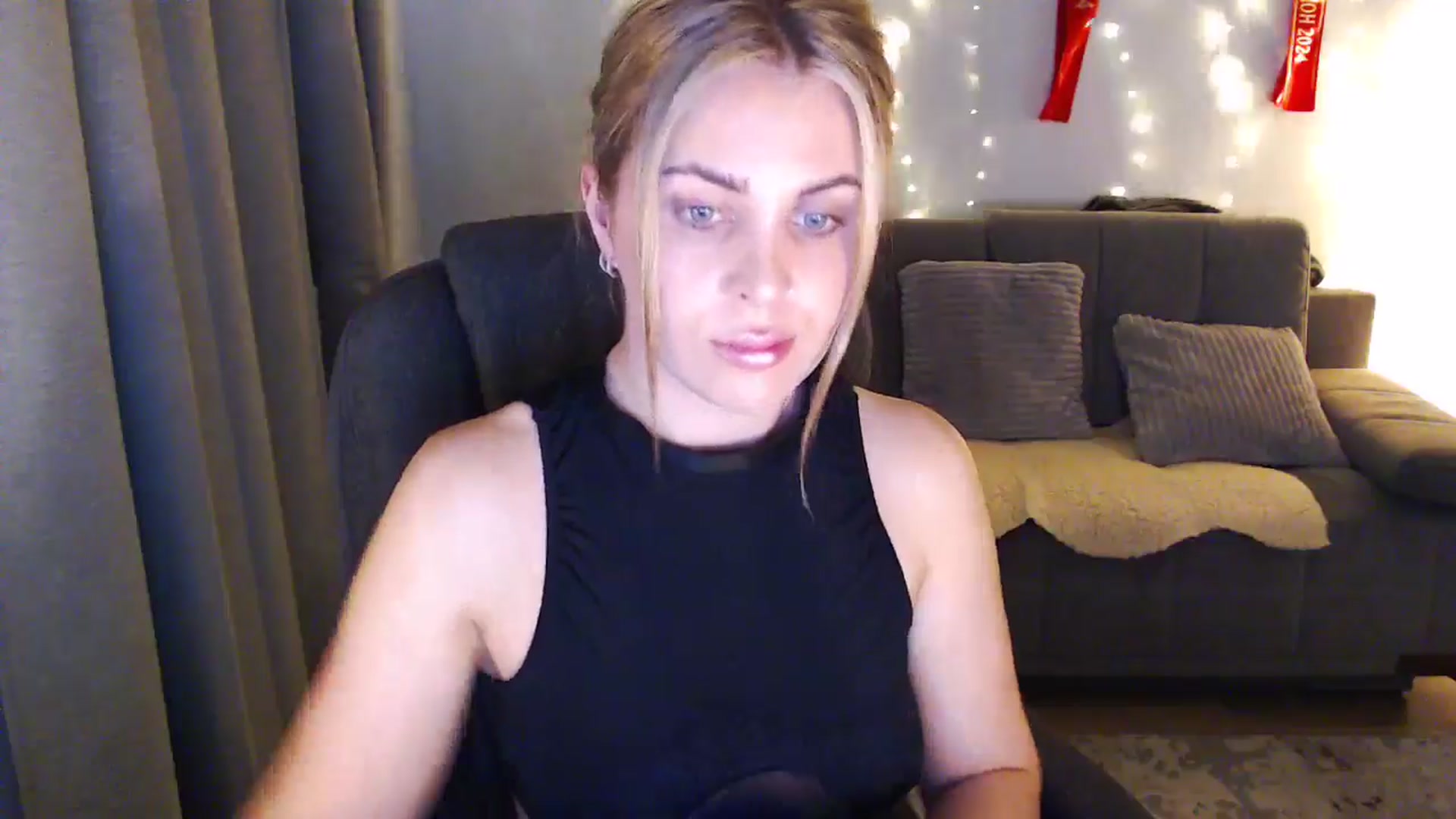 Gallery image thumbnail from Sicille's myfreecams stream on, 04/20/2025, 21:10 image 7 of 20