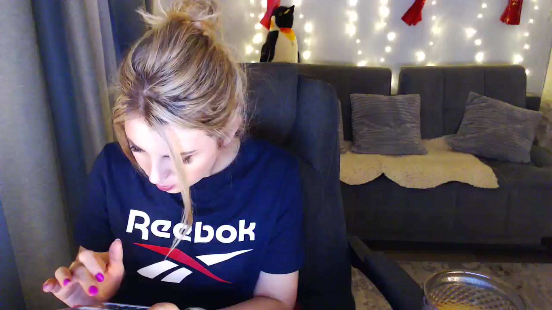 Gallery image thumbnail from Sicille's myfreecams stream on, 05/01/2025, 19:14 image 10 of 20