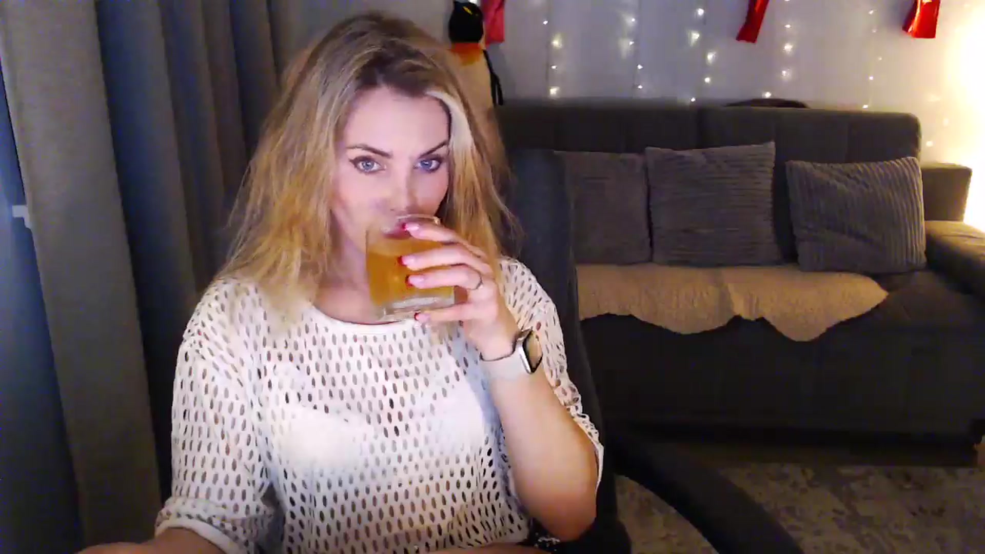 Gallery image thumbnail from Sicille's myfreecams stream on, 05/17/2025, 21:23 image 16 of 20