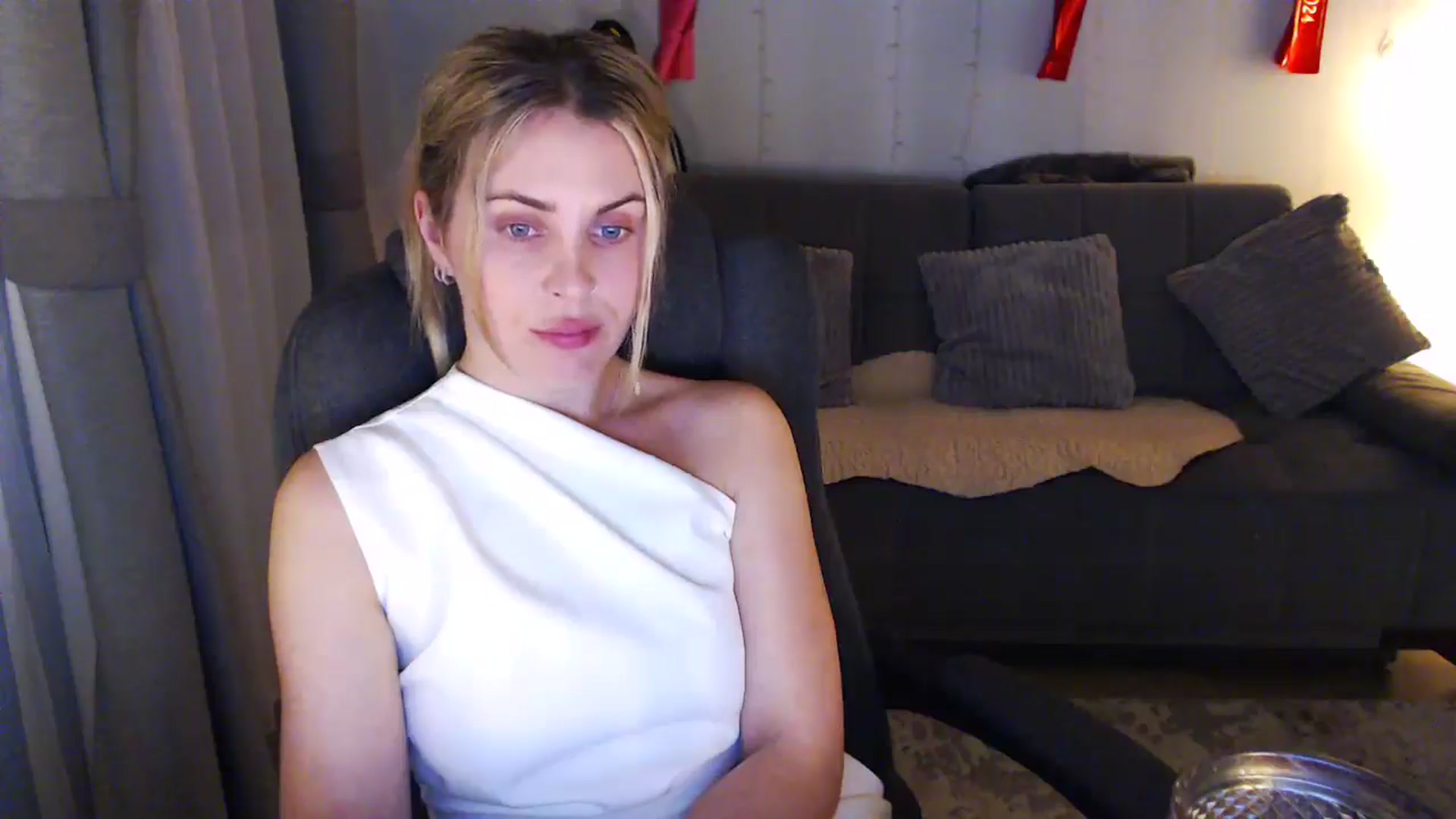 Gallery image thumbnail from Sicille's myfreecams stream on, 05/26/2025, 21:48 image 13 of 20