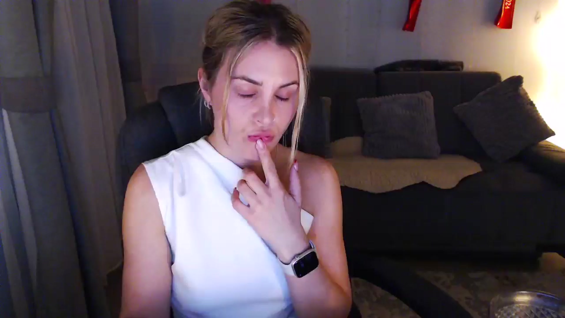 Gallery image thumbnail from Sicille's myfreecams stream on, 05/26/2025, 21:48 image 16 of 20