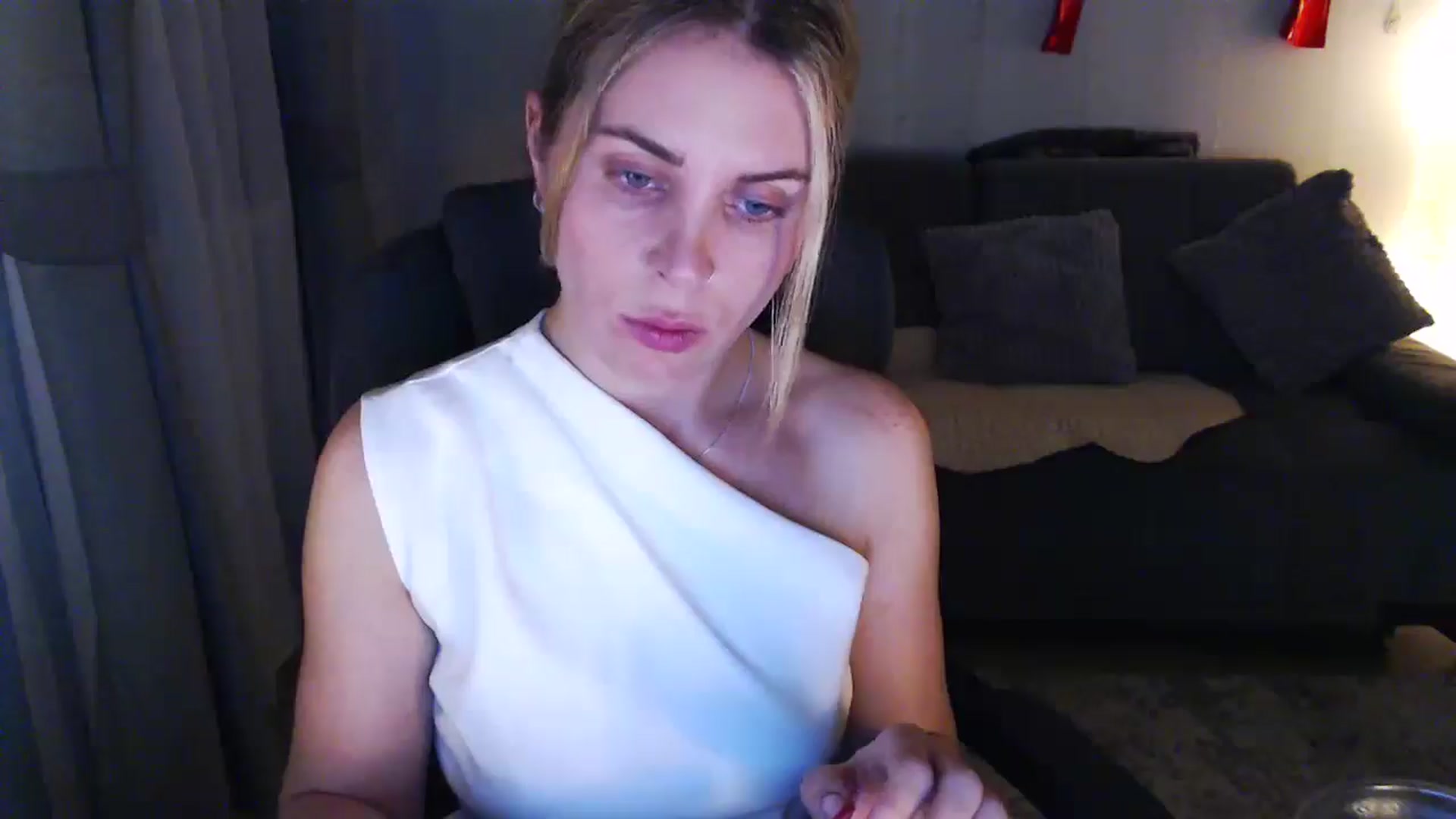 Gallery image thumbnail from Sicille's myfreecams stream on, 05/26/2025, 21:48 image 2 of 20