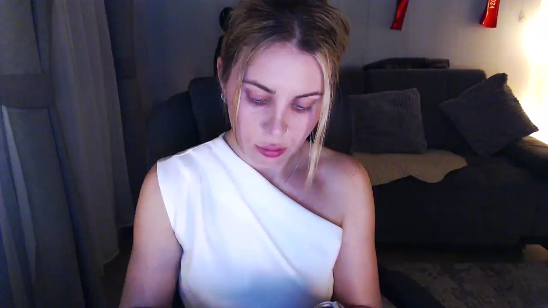 Gallery image thumbnail from Sicille's myfreecams stream on, 05/26/2025, 21:48 image 9 of 20