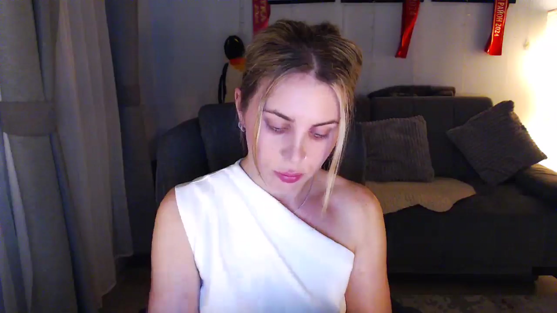 Gallery image thumbnail from Sicille's myfreecams stream on, 05/26/2025, 21:48 image 8 of 20