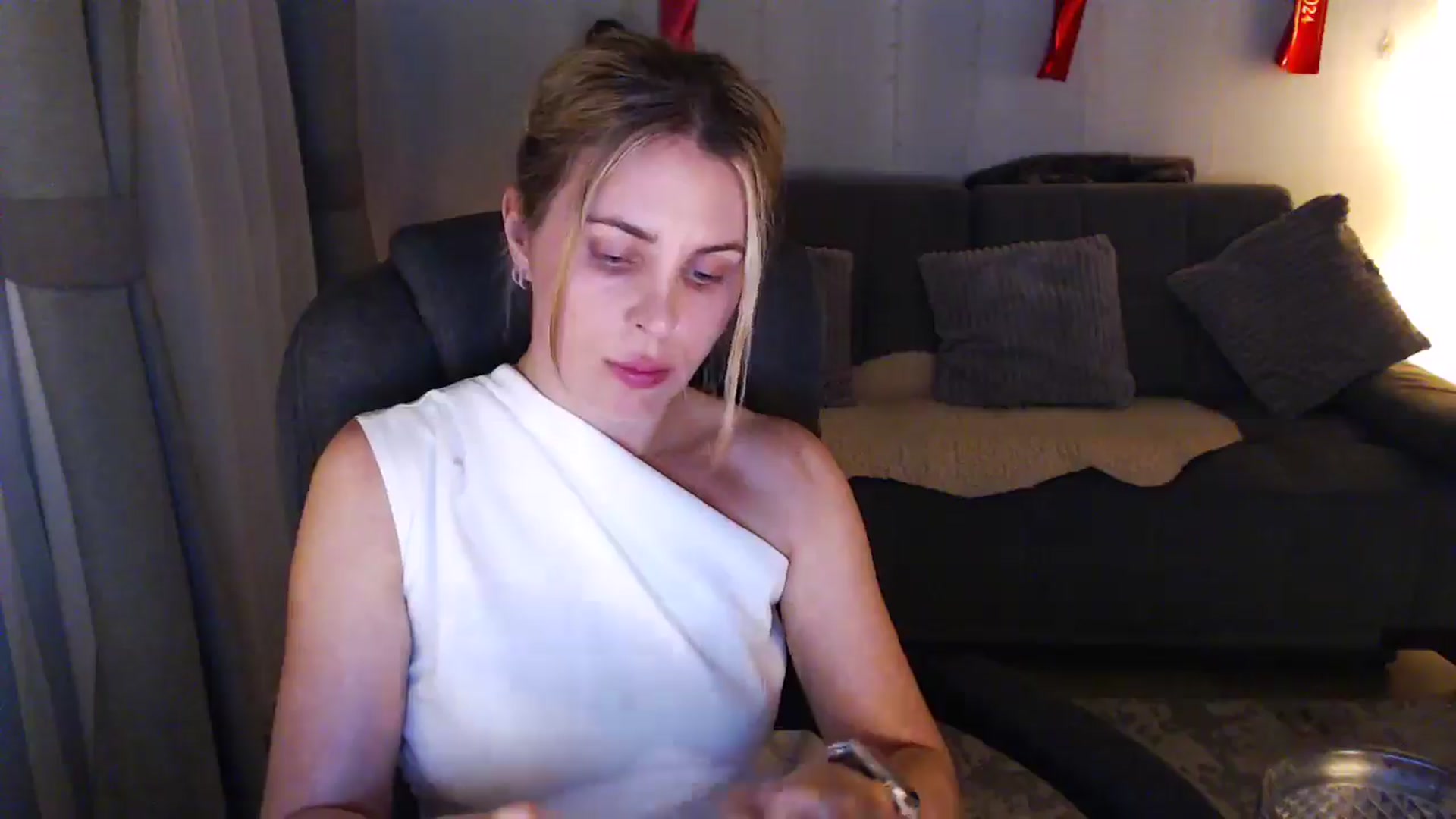 Gallery image thumbnail from Sicille's myfreecams stream on, 05/26/2025, 21:48 image 15 of 20