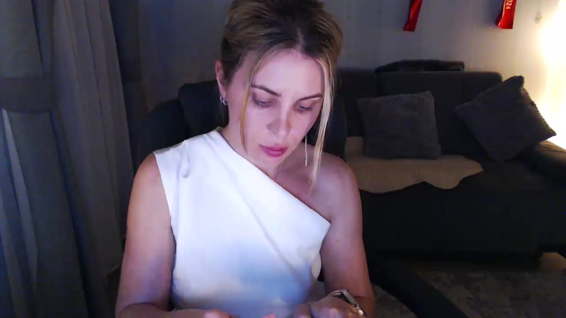 Gallery image thumbnail from Sicille's myfreecams stream on, 05/26/2025, 21:48 image 17 of 20