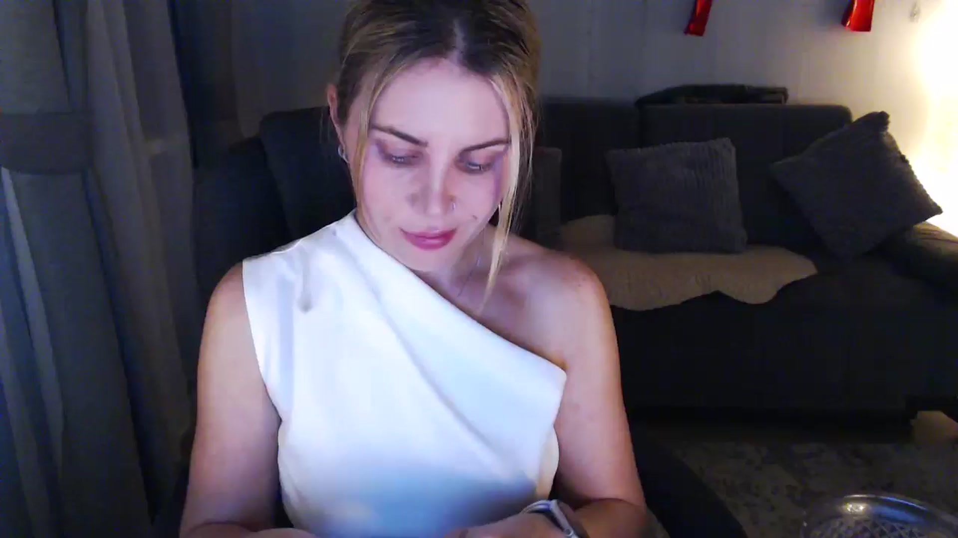 Gallery image thumbnail from Sicille's myfreecams stream on, 05/26/2025, 21:48 image 1 of 20