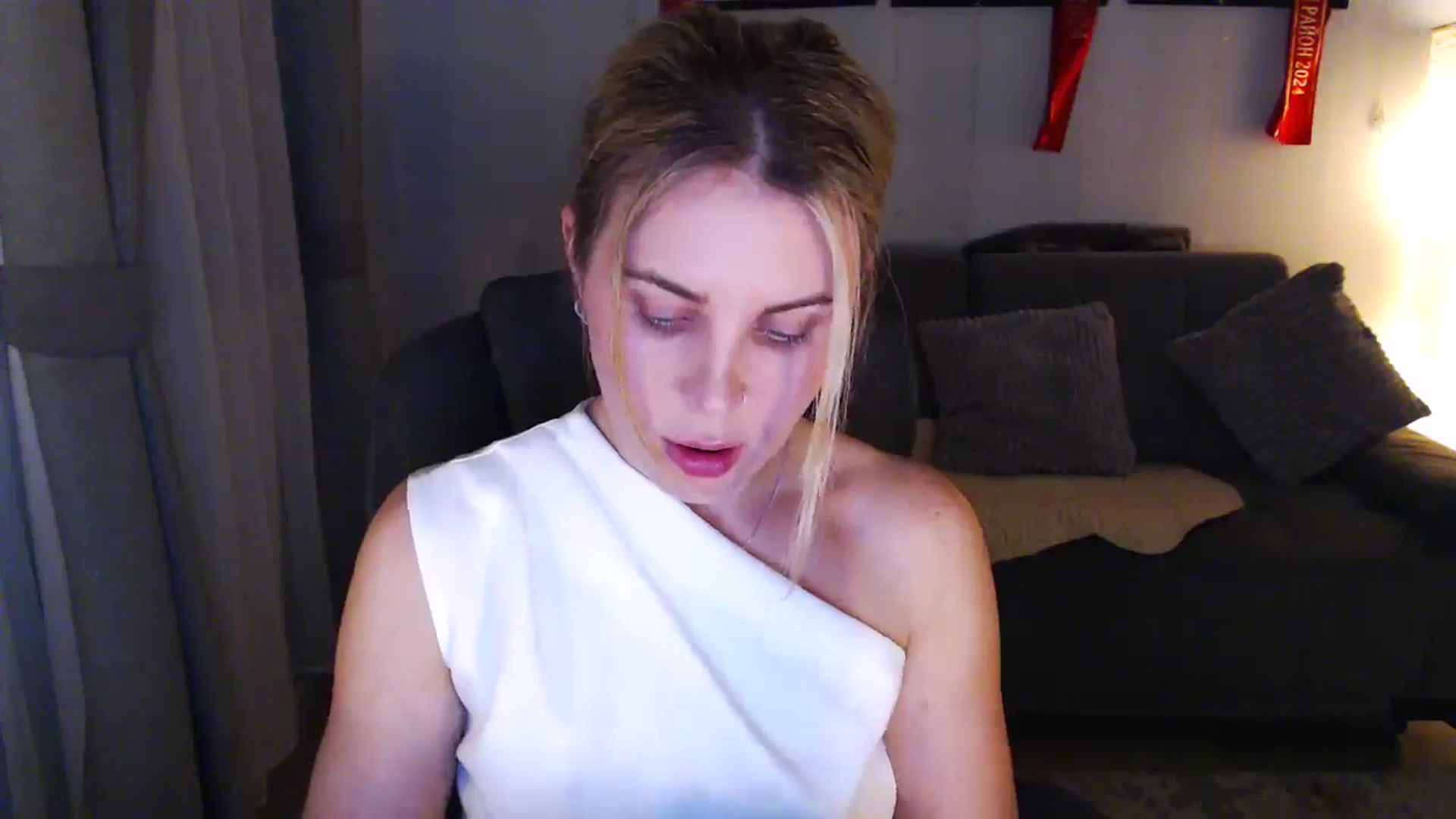 Gallery image thumbnail from Sicille's myfreecams stream on, 05/26/2025, 21:48 image 6 of 20