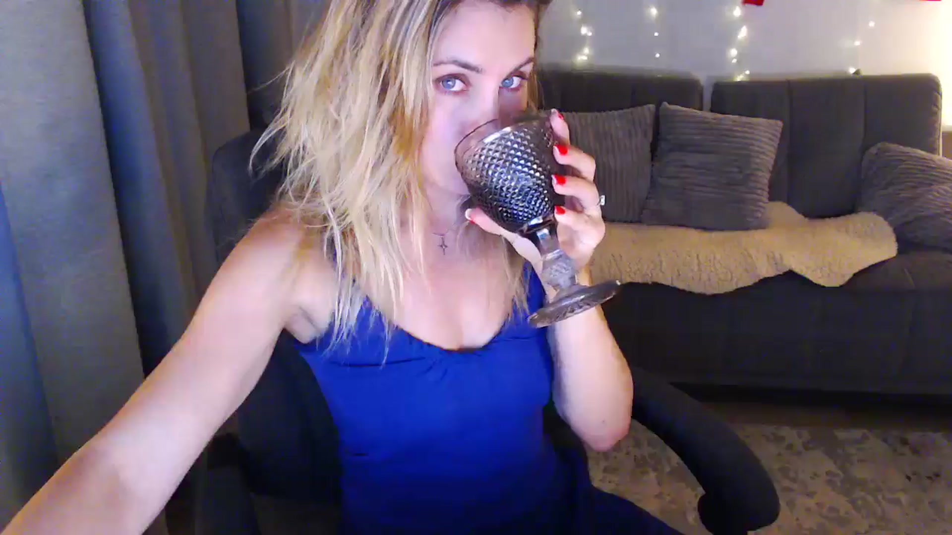 Gallery image thumbnail from Sicille's myfreecams stream on, 08/25/2025, 19:50 image 6 of 20