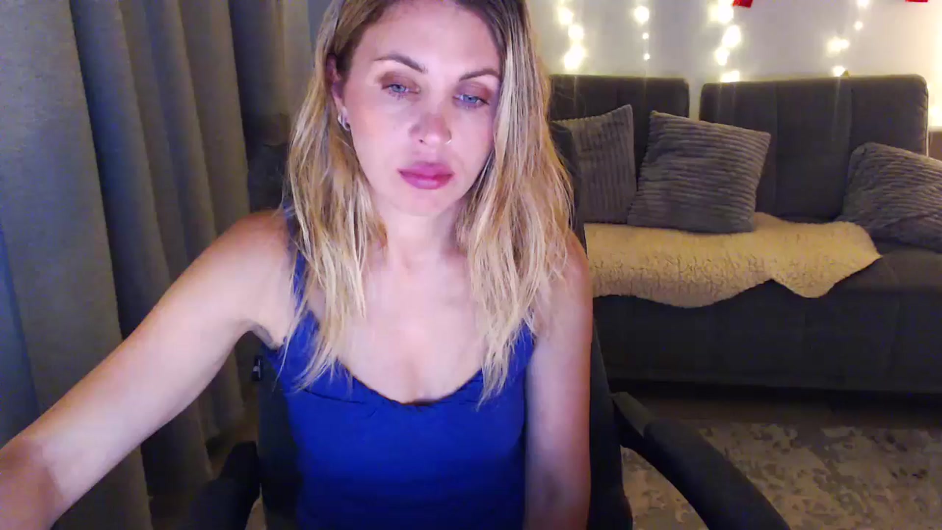 Gallery image thumbnail from Sicille's myfreecams stream on, 08/25/2025, 20:45 image 19 of 20