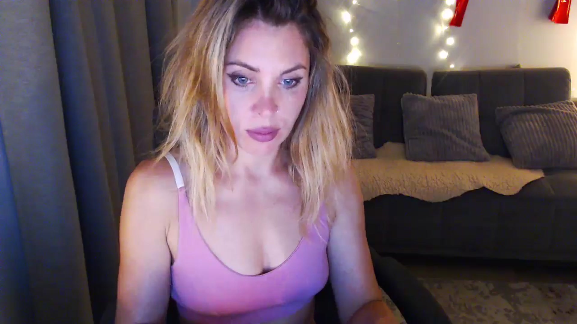 Gallery image thumbnail from Sicille's myfreecams stream on, 08/26/2025, 20:49 image 19 of 20