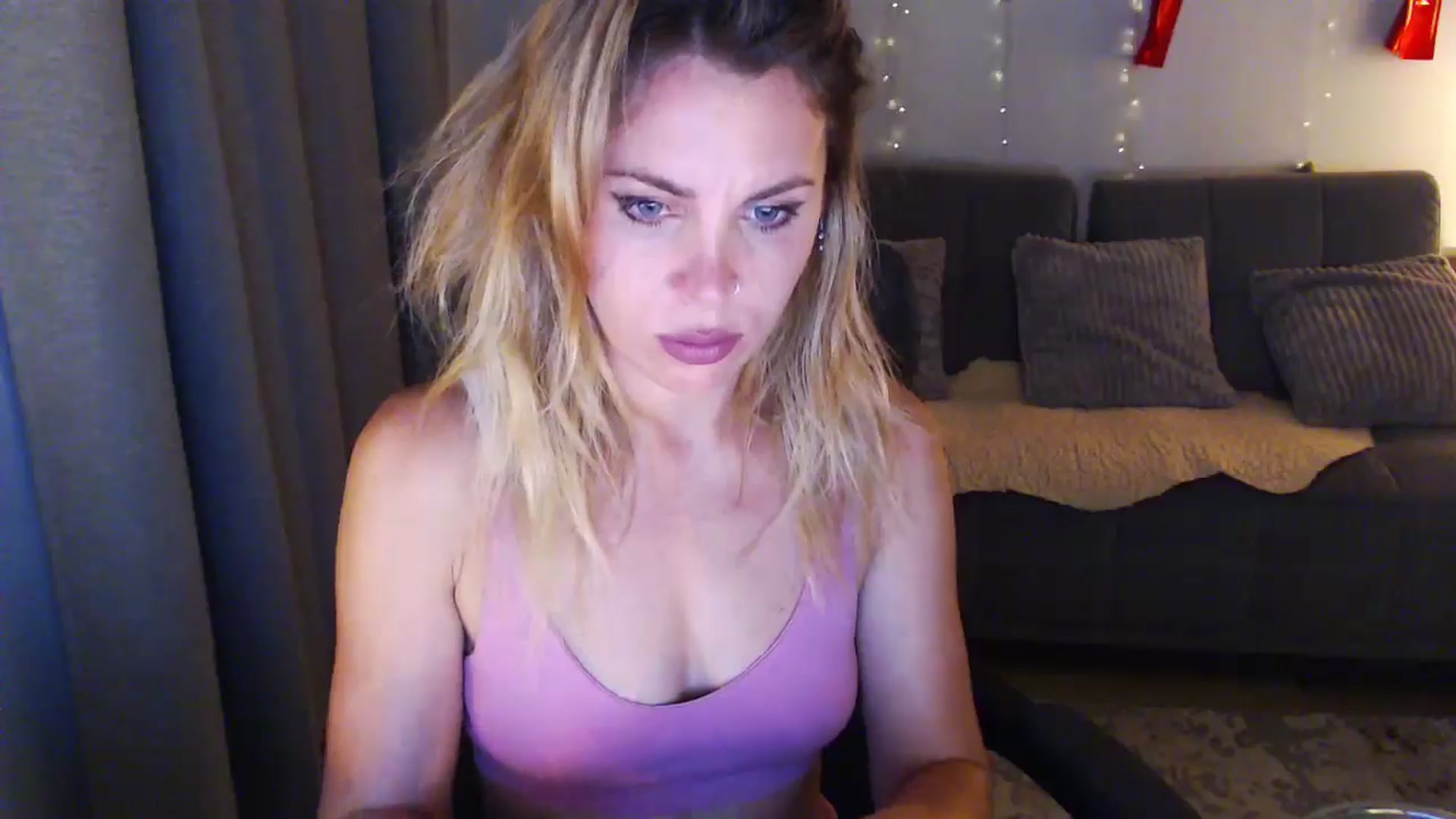 Gallery image thumbnail from Sicille's myfreecams stream on, 08/26/2025, 20:49 image 15 of 20