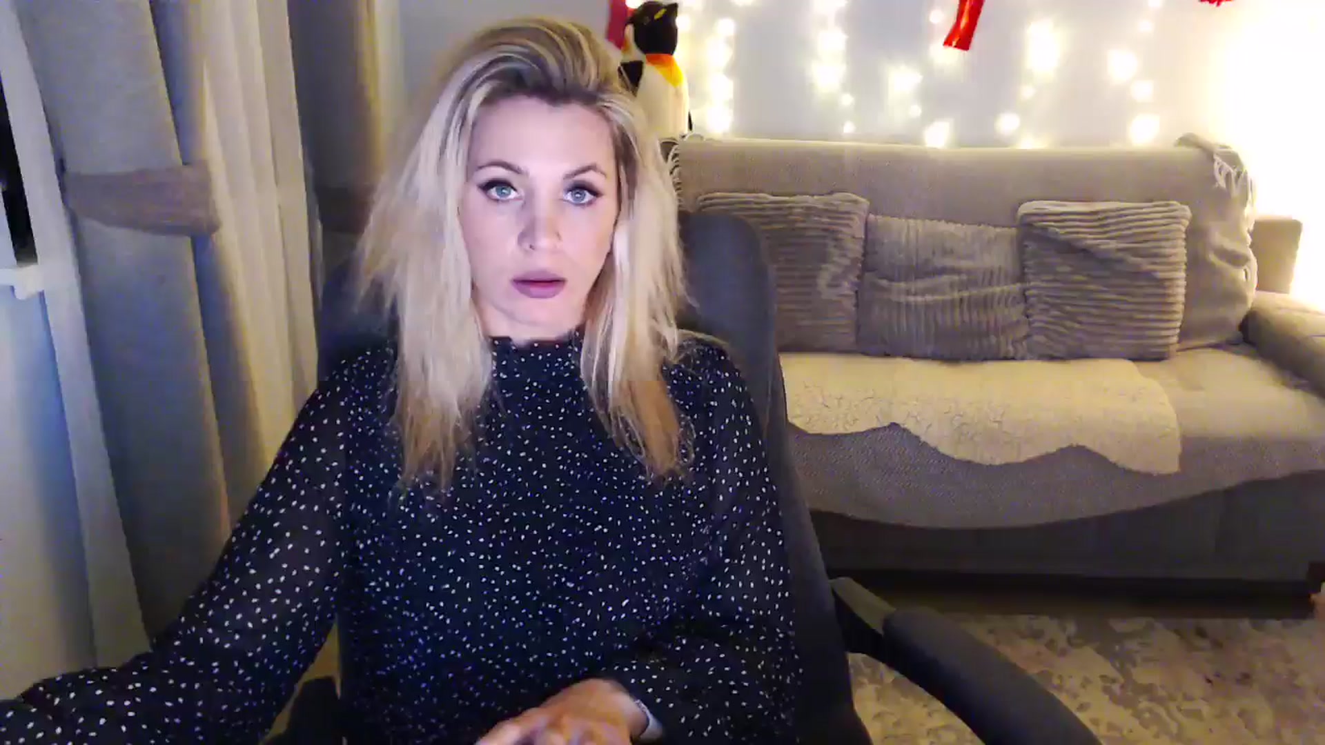 Gallery image thumbnail from Sicille's myfreecams stream on, 10/19/2025, 20:19 image 5 of 20