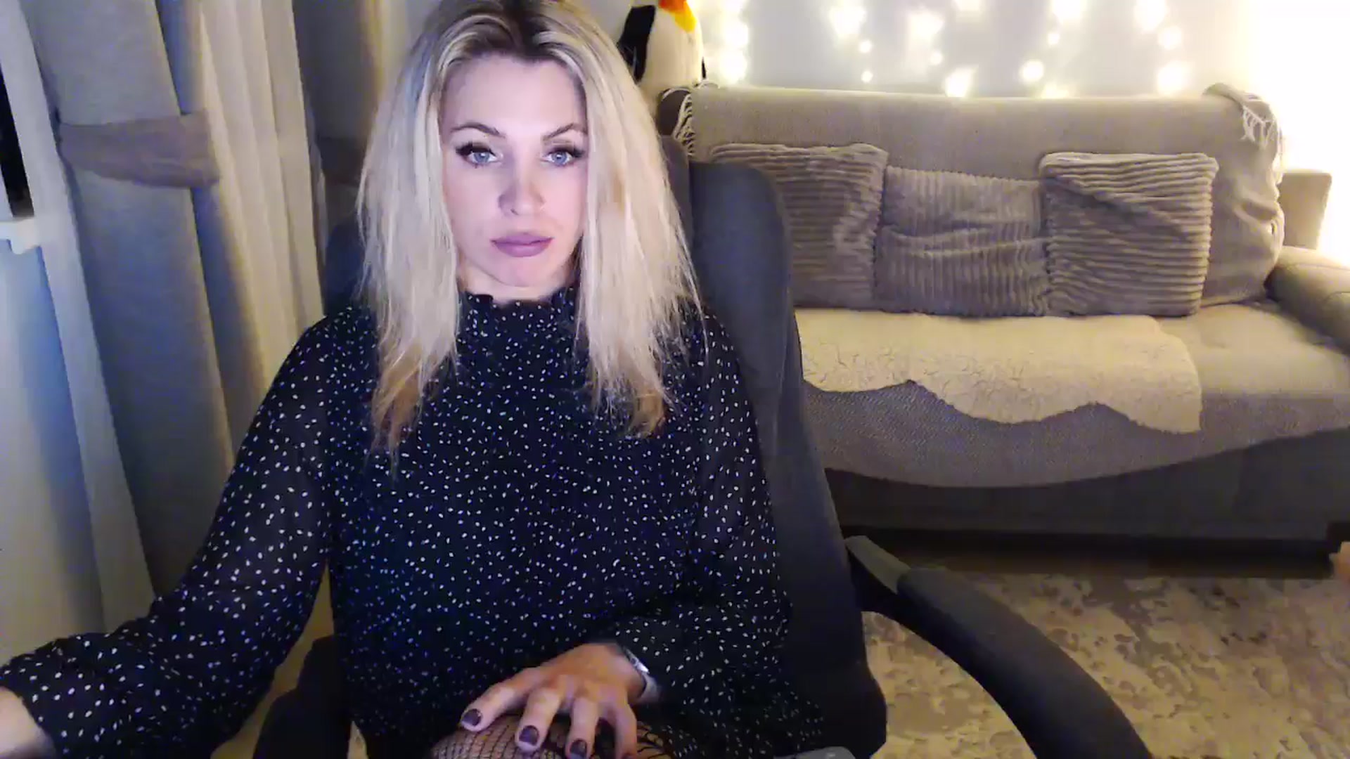Gallery image thumbnail from Sicille's myfreecams stream on, 10/19/2025, 20:19 image 6 of 20