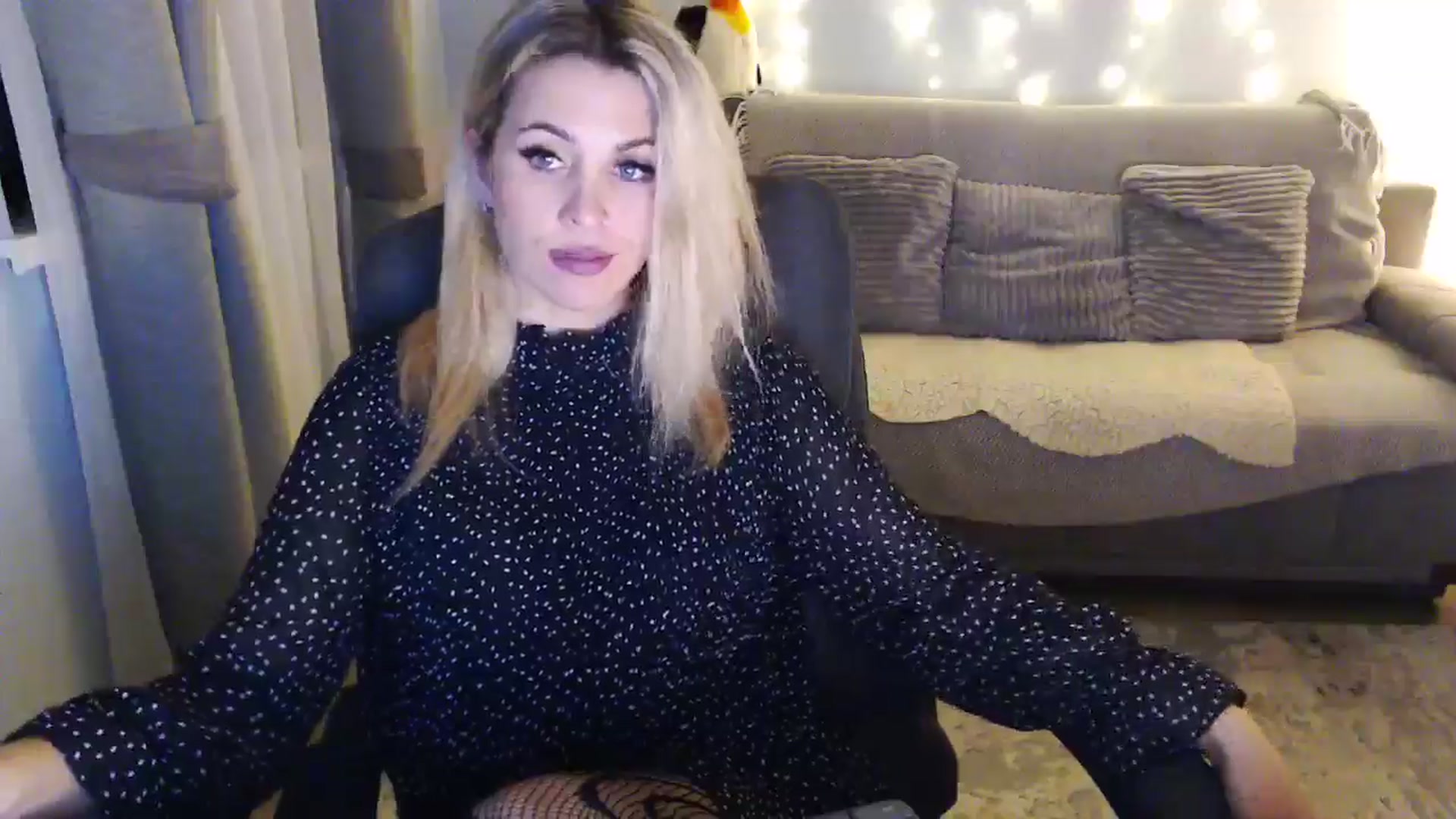 Gallery image thumbnail from Sicille's myfreecams stream on, 10/19/2025, 20:19 image 7 of 20