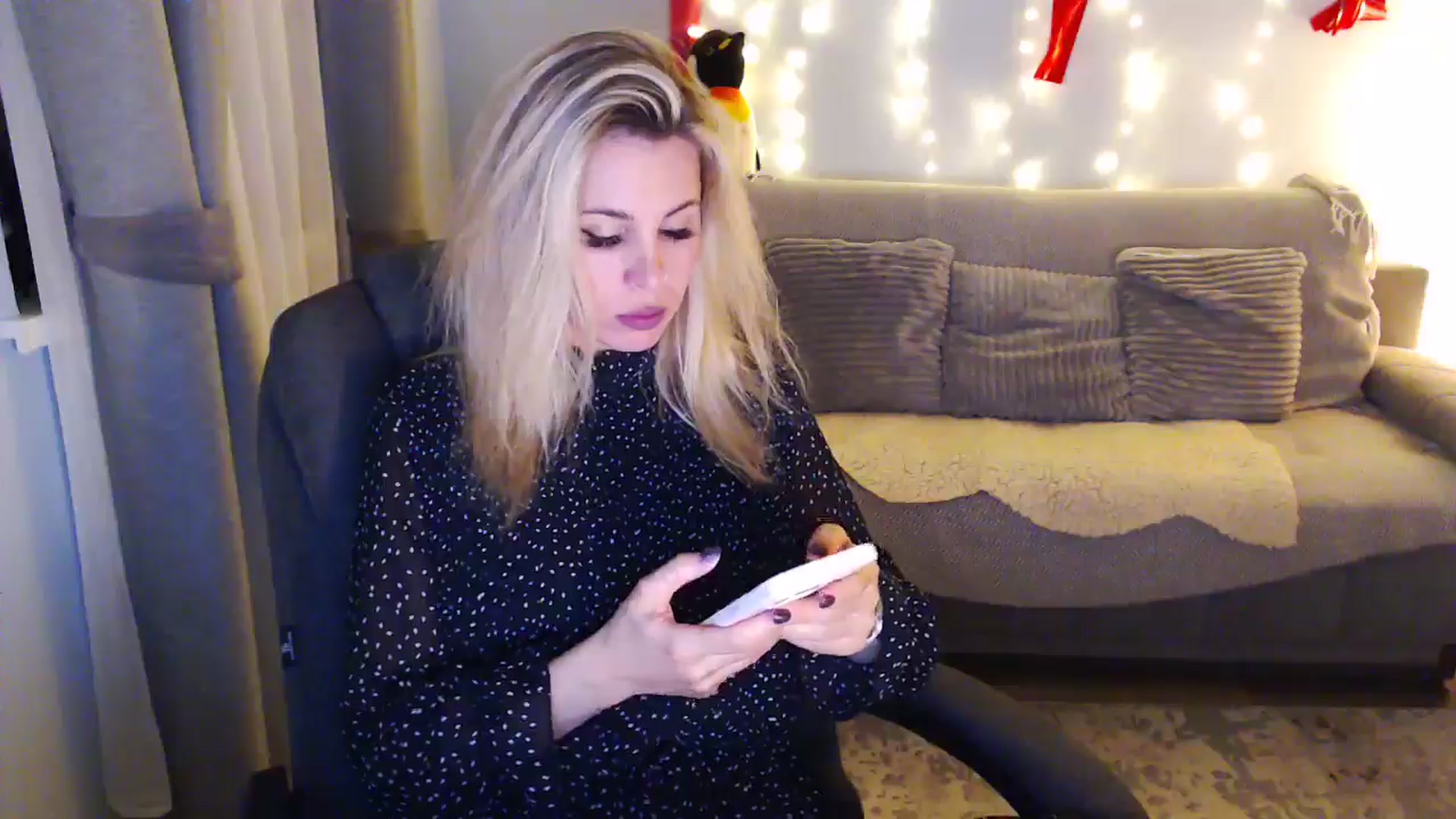 Gallery image thumbnail from Sicille's myfreecams stream on, 10/19/2025, 20:19 image 12 of 20