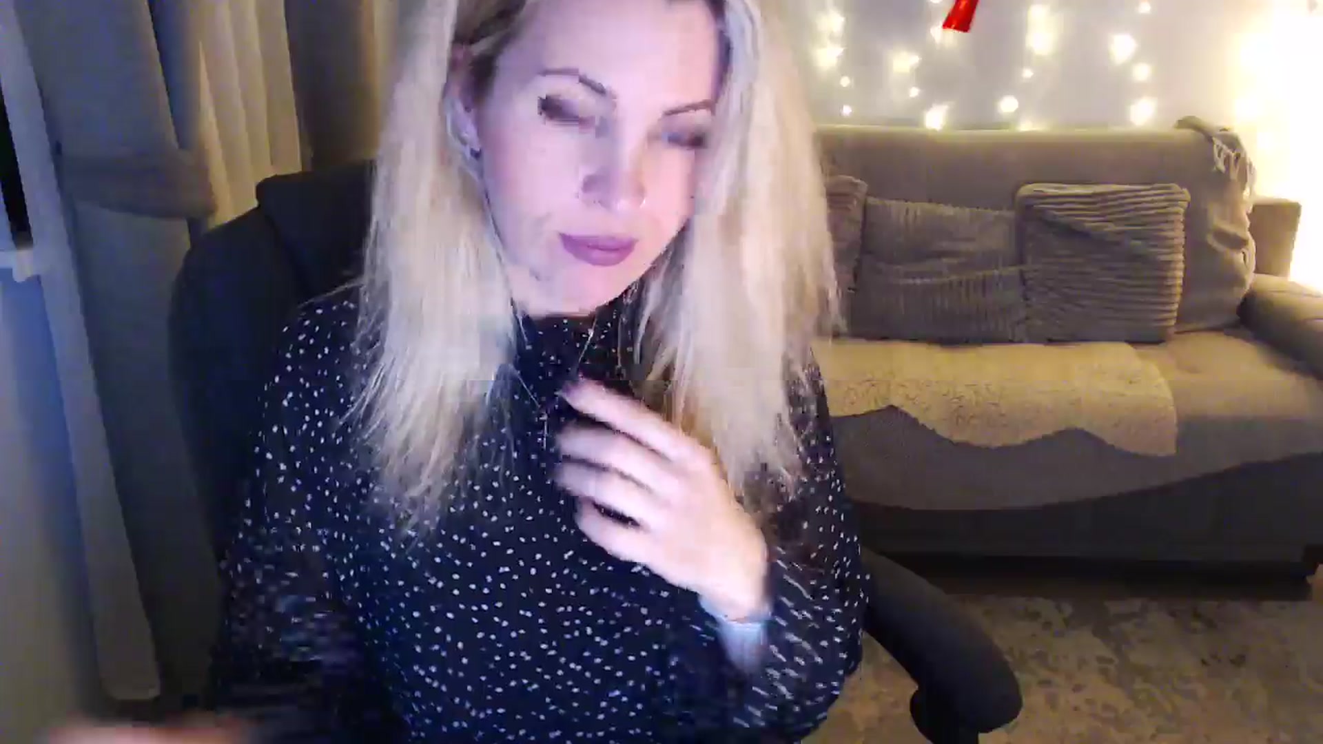 Gallery image thumbnail from Sicille's myfreecams stream on, 10/19/2025, 20:19 image 13 of 20