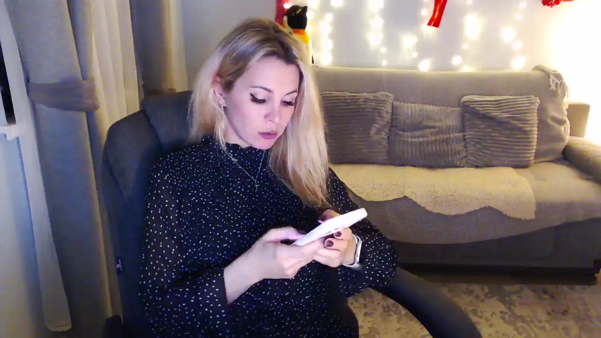 Gallery image thumbnail from Sicille's myfreecams stream on, 10/19/2025, 20:19 image 14 of 20