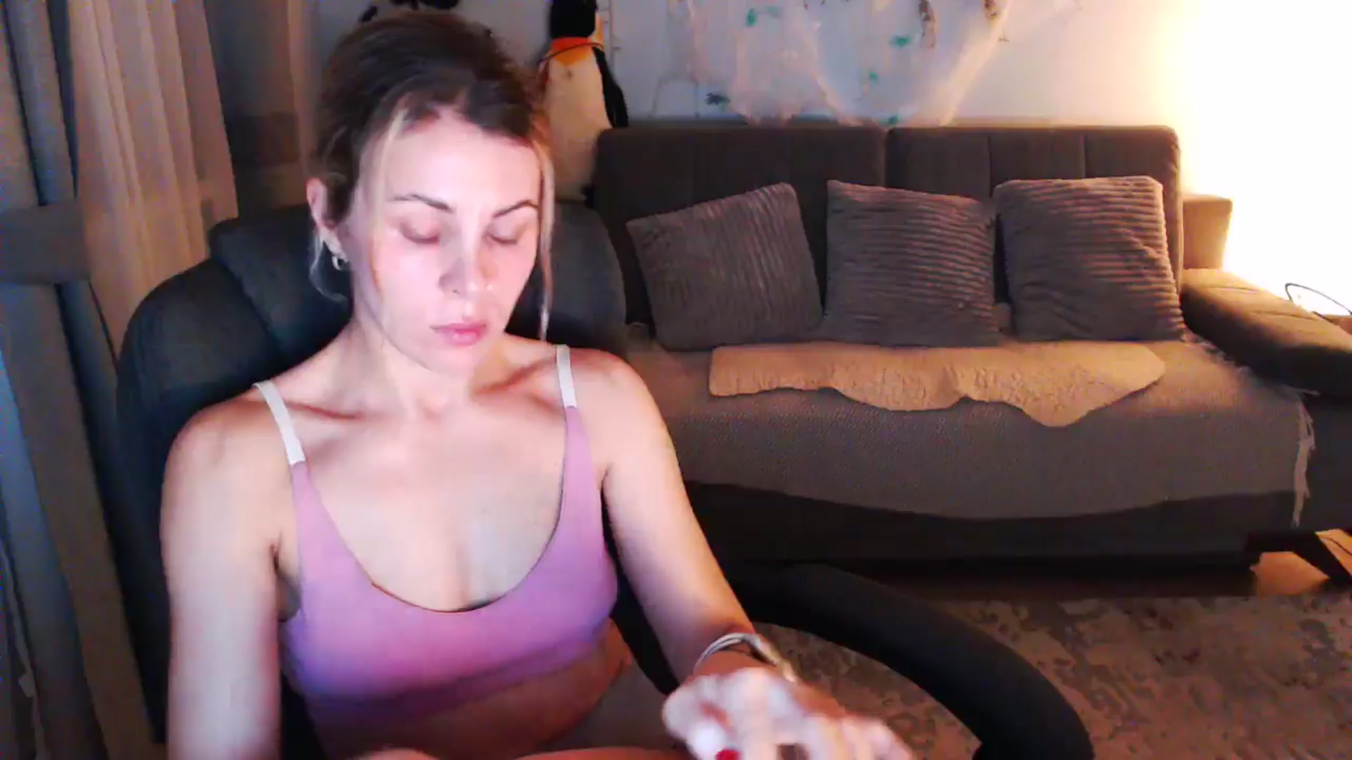 Gallery image thumbnail from Sicille's myfreecams stream on, 11/08/2025, 18:31 image 9 of 20