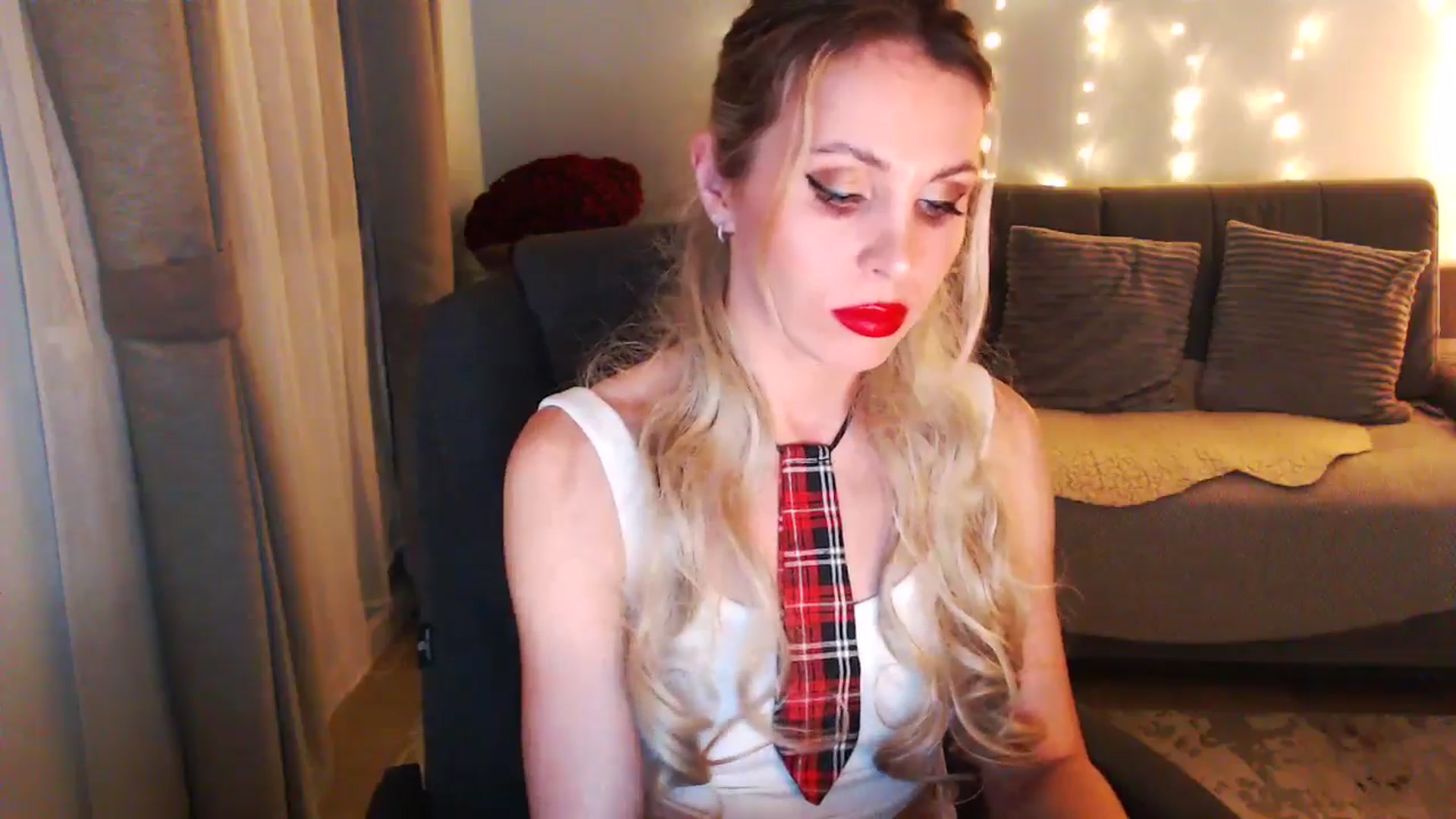 Gallery image thumbnail from Sicille's myfreecams stream on, 11/22/2025, 20:07 image 17 of 20