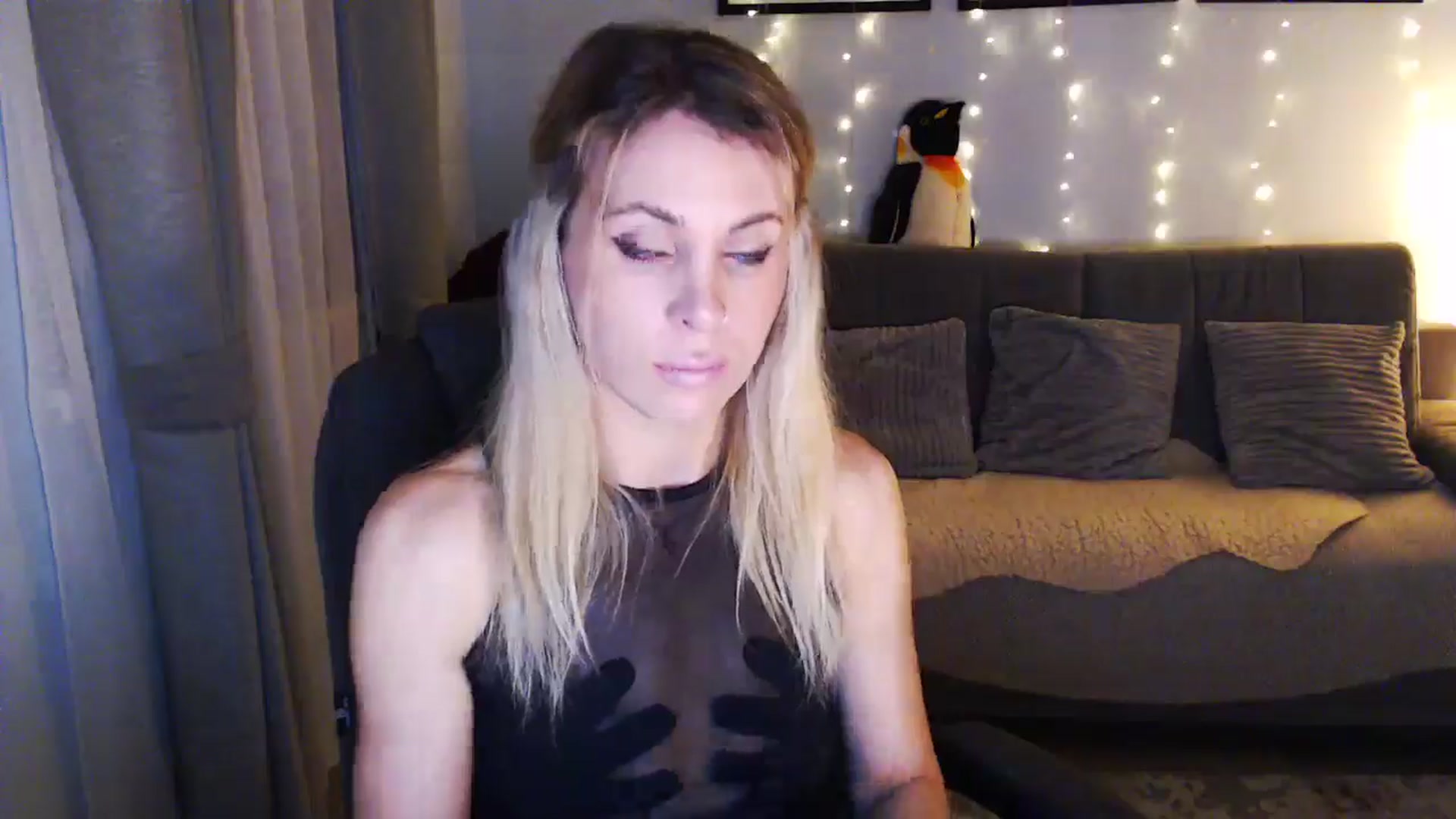 Gallery image thumbnail from Sicille's myfreecams stream on, 11/24/2025, 20:52 image 14 of 20